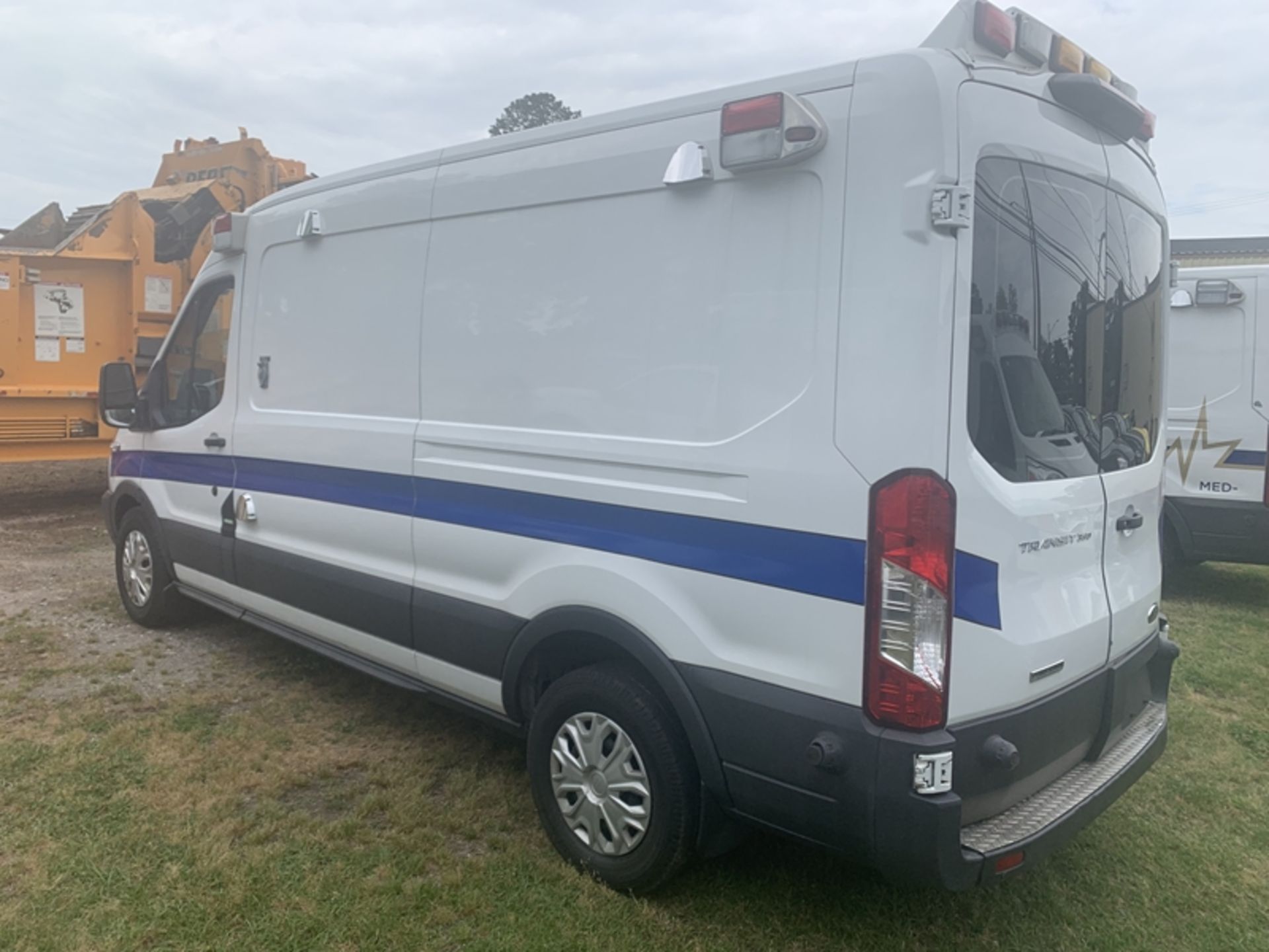 2018 FORD Transit 350 Sprinter Van, Type II Ambulance, 3.2L dsl - 194,131 miles - VIN: - Image 4 of 6