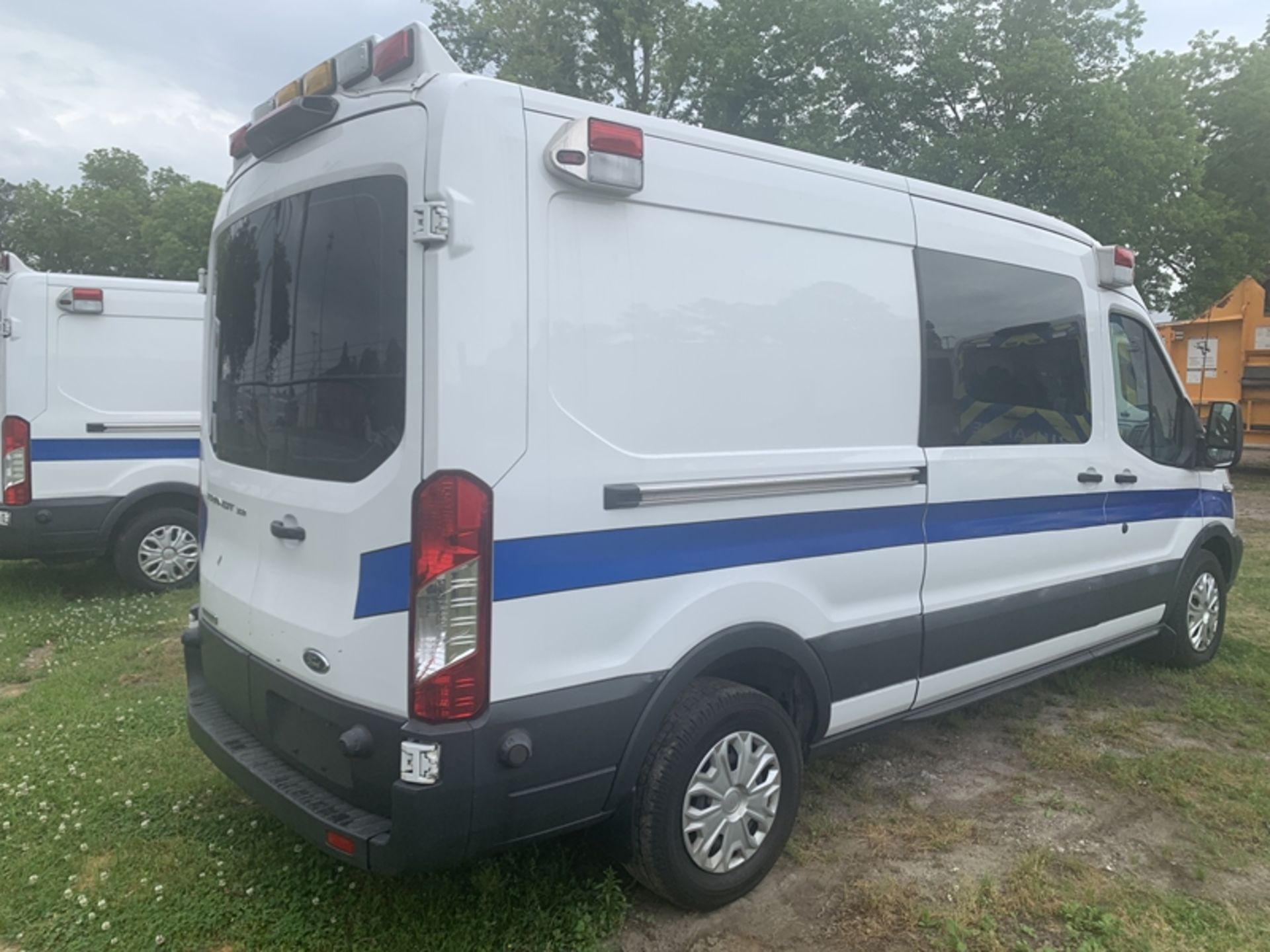 2018 FORD Transit 350 Sprinter Van, Type II Ambulance, 3.2L dsl - 162,758 miles - VIN: - Image 3 of 6