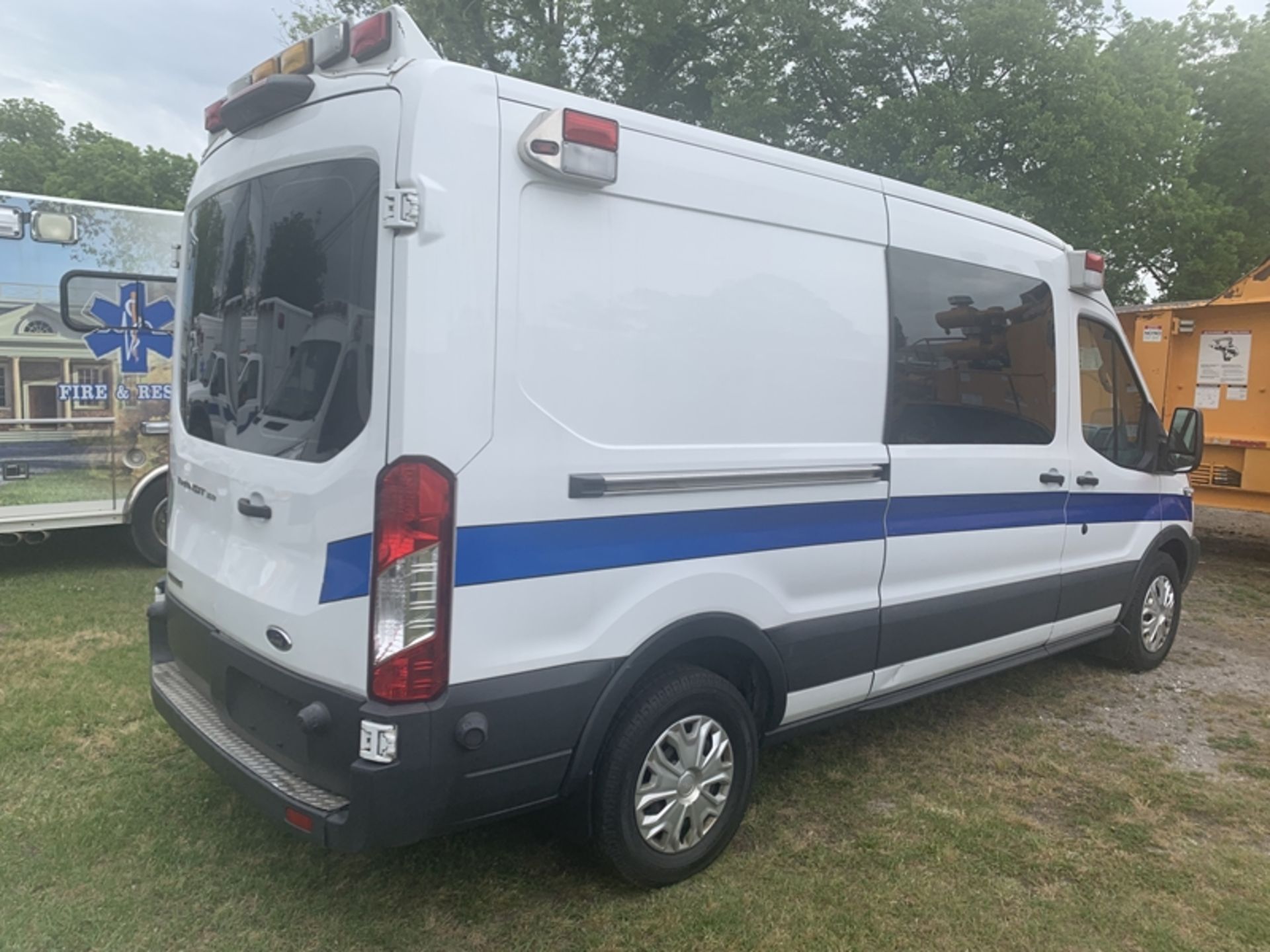 2018 FORD Transit 350 Sprinter Van, Type II Ambulance, 3.2L dsl - 194,131 miles - VIN: - Image 3 of 6