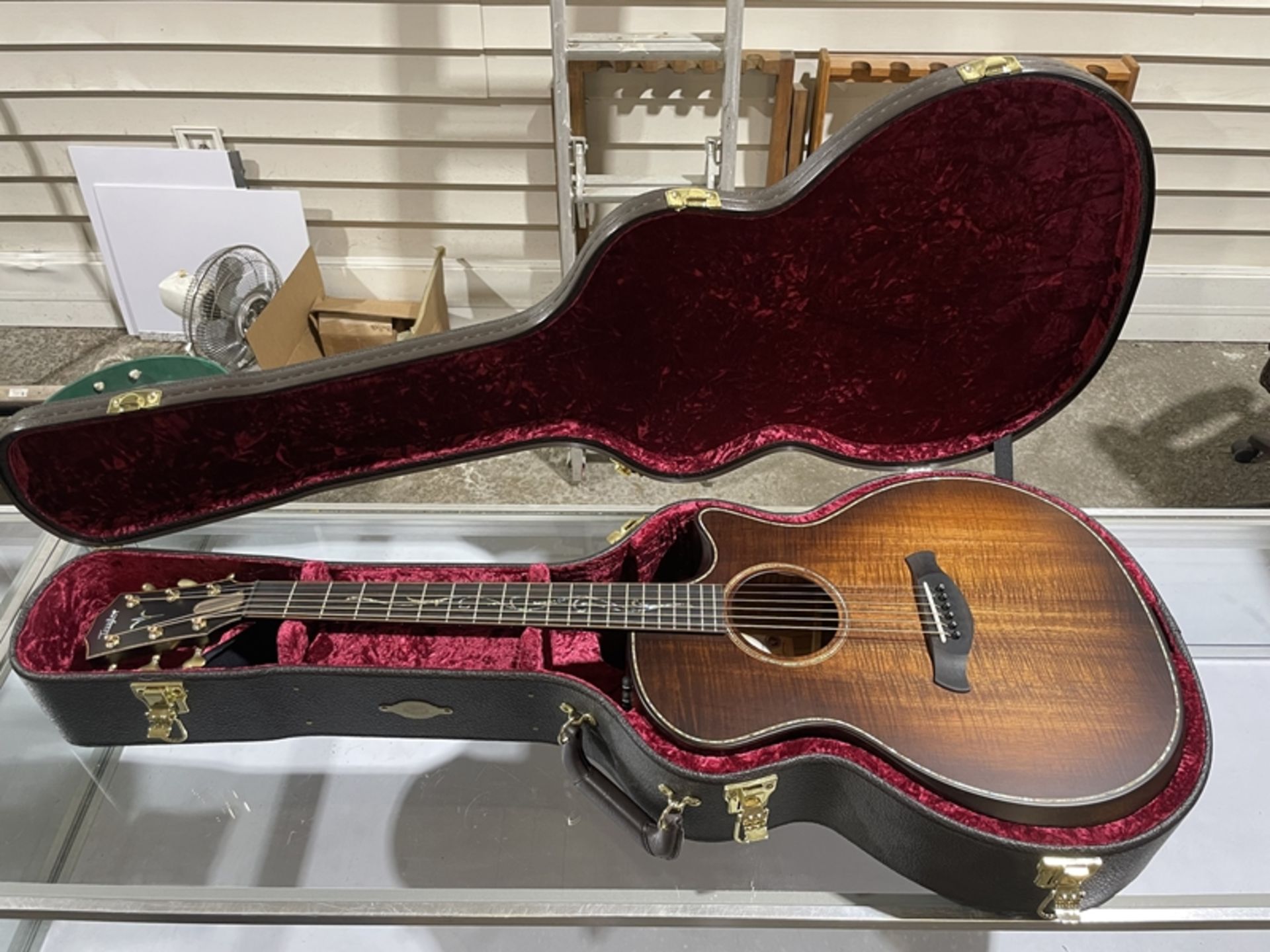 TAYLOR Builder's Edition K24ce Acoustic/Electric Guitar - SERIAL: 1111049098 - comes with owner's - Image 2 of 5