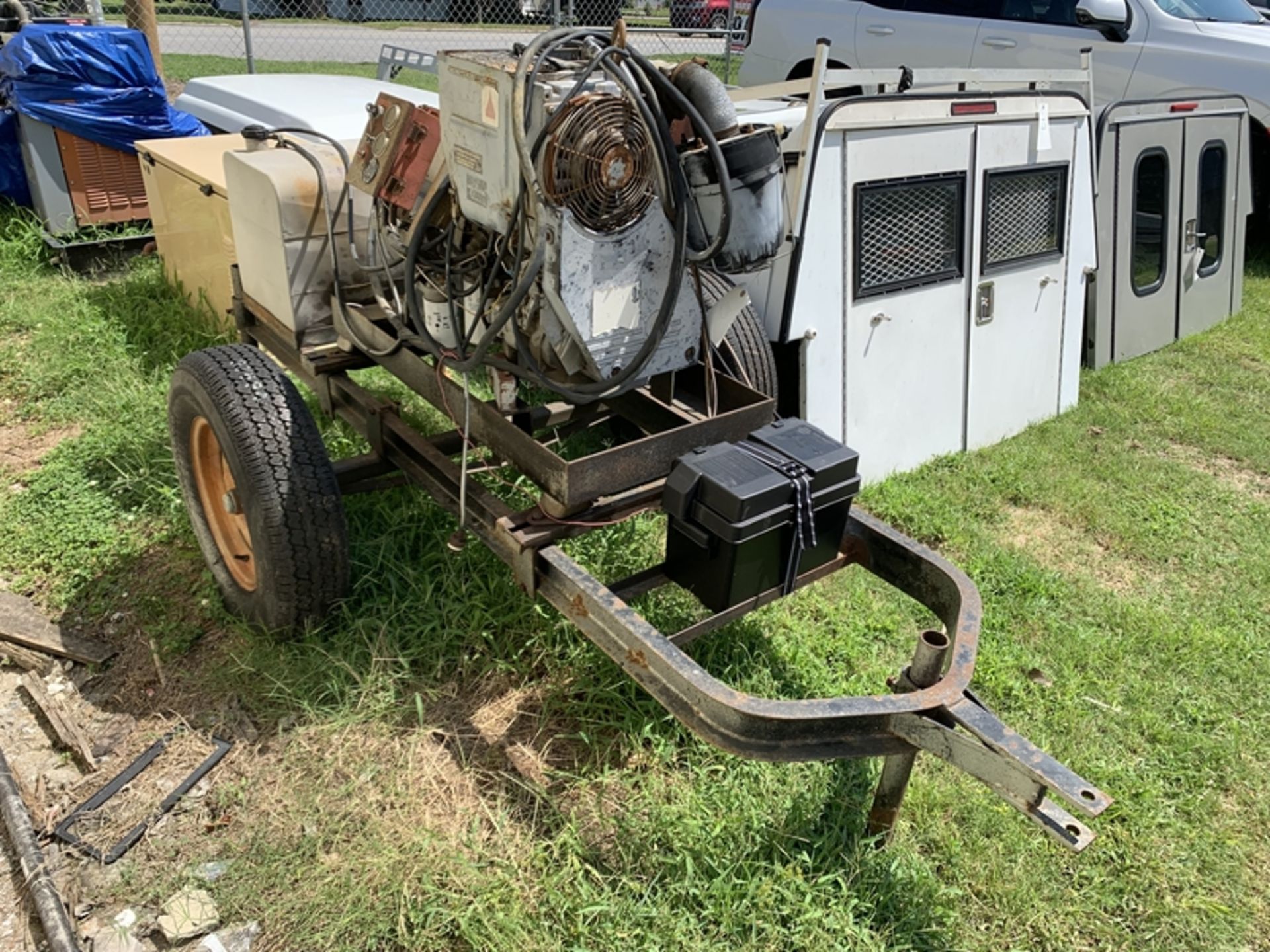 self-contained portable generator on trailer - Image 2 of 4