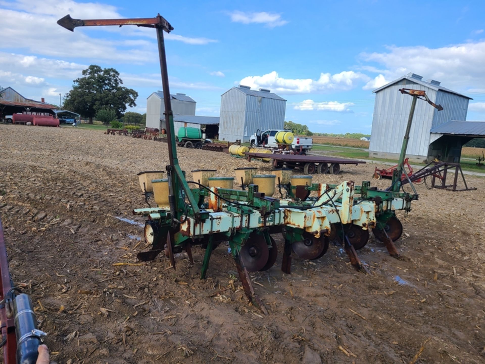 KMX 4 row ripper bedder shaper with hyd markers and KMC planters and insecticide 38" rows - Image 2 of 4