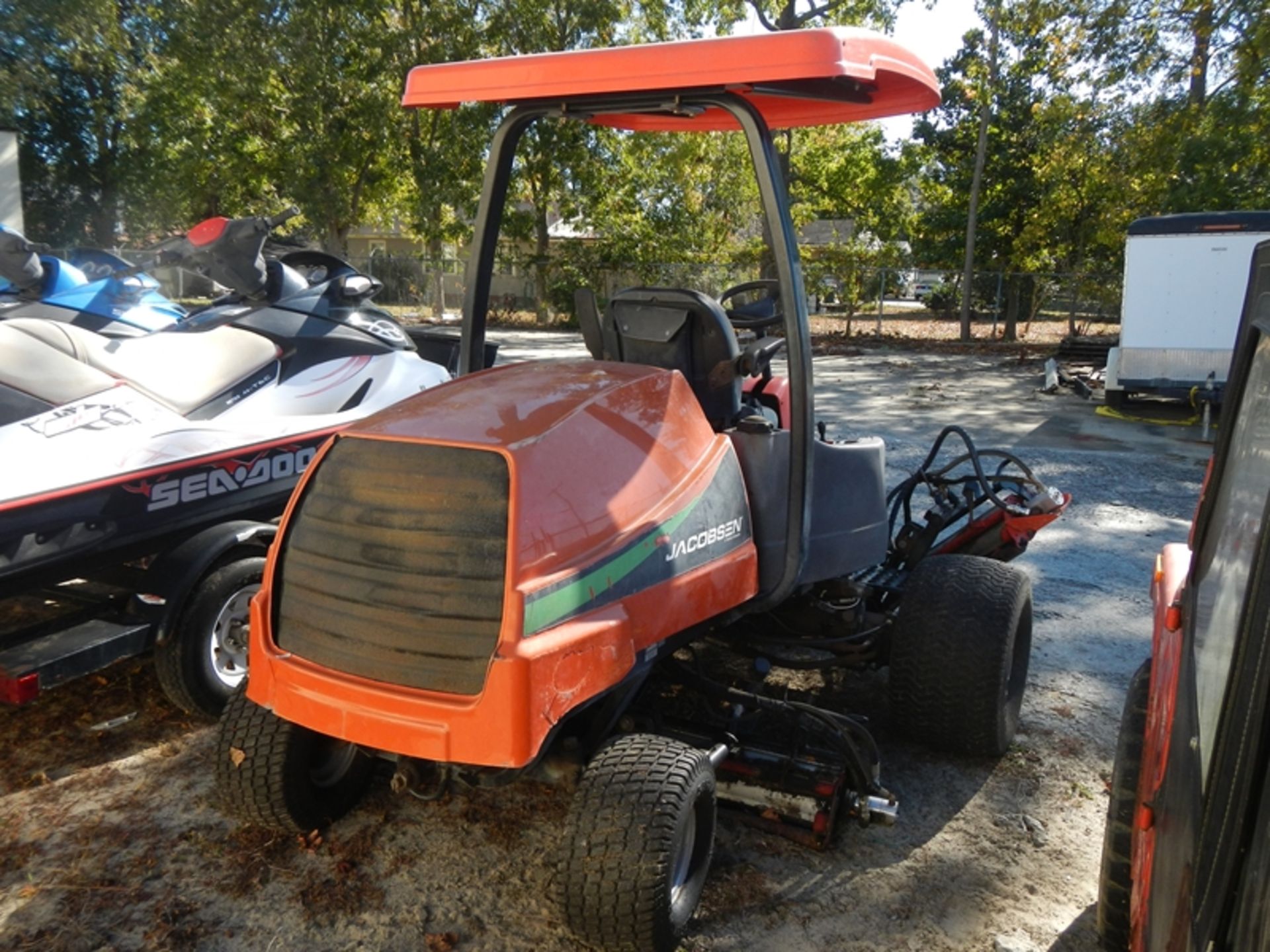 JACOBSEN LF3400 reel mower, Kubota 33 hp 4 cyl. diesel, 102" cutting width - 4728 hours showing - Image 3 of 4