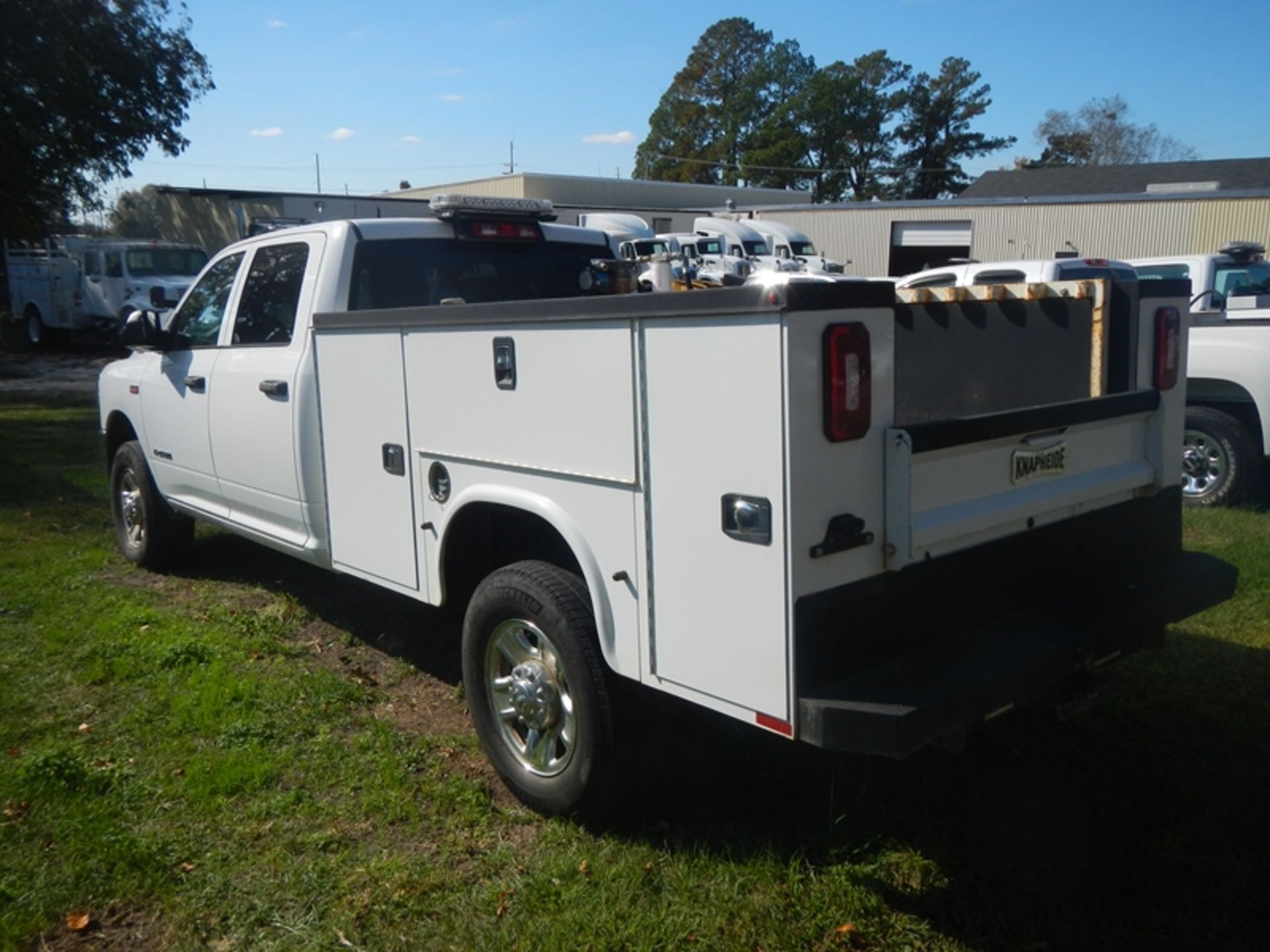 2021 RAM 2500 6.4L Hemi gas, crew cab, 4wd, utility body, Tradesman trim package - 73,628 miles - Bild 4 aus 7