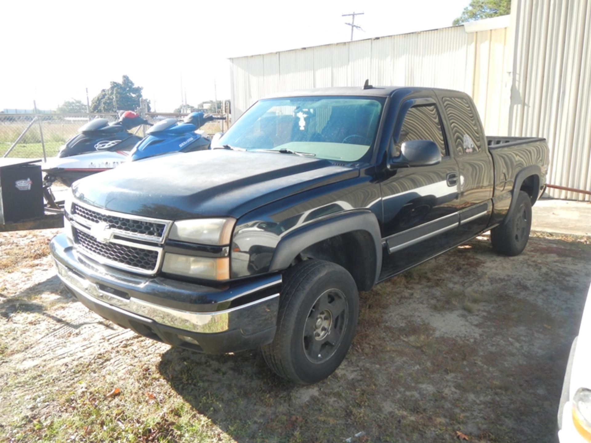 2006 Chev 1500 ext cab, 4wd, Z71, 203,601 miles showing - 1GCEK19B36Z148867