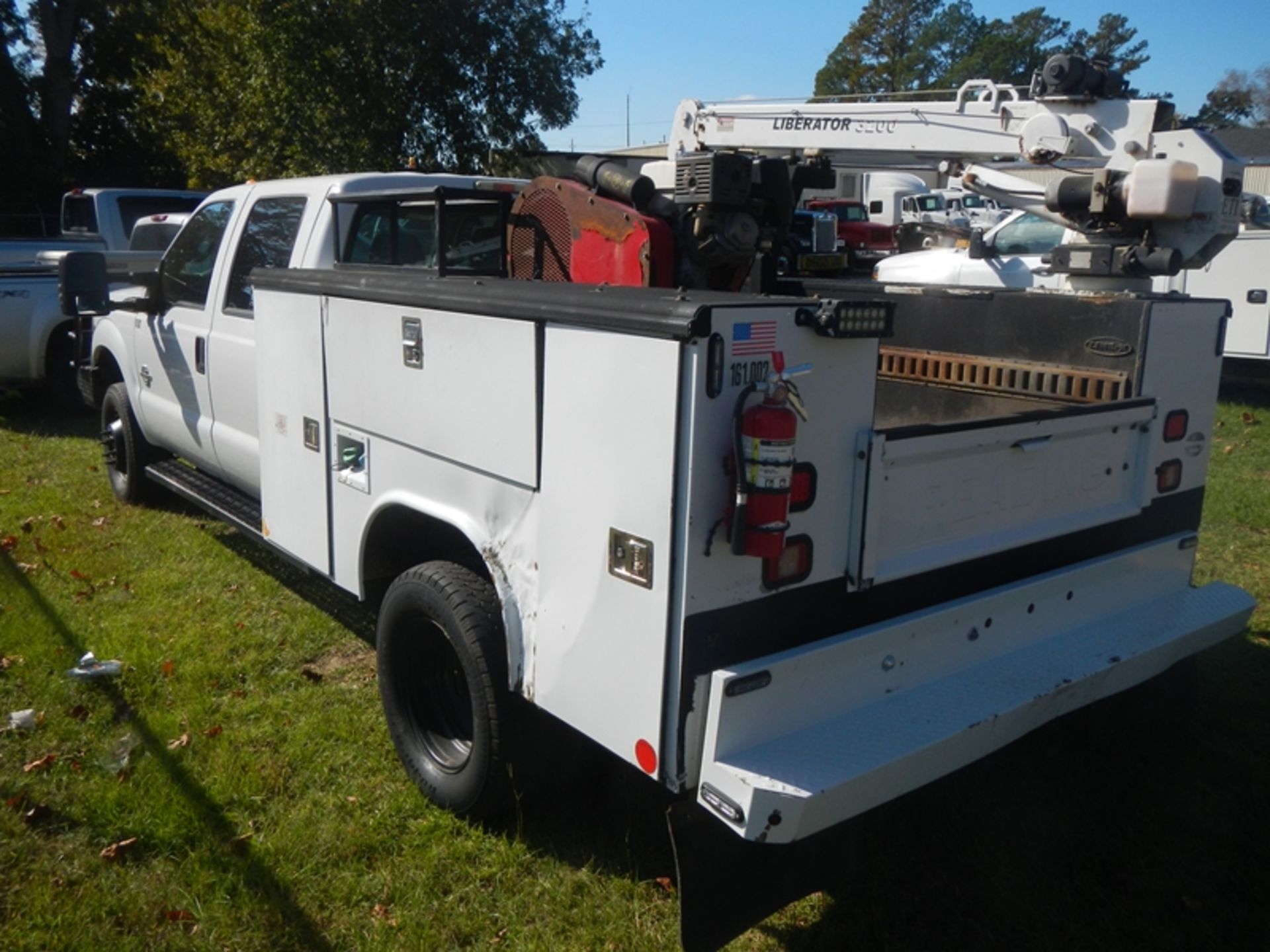 2012 FORD F-350 6.7L dsl, crew cab, 4wd, utility body with crane and air compressor - 314,136 - Image 4 of 9