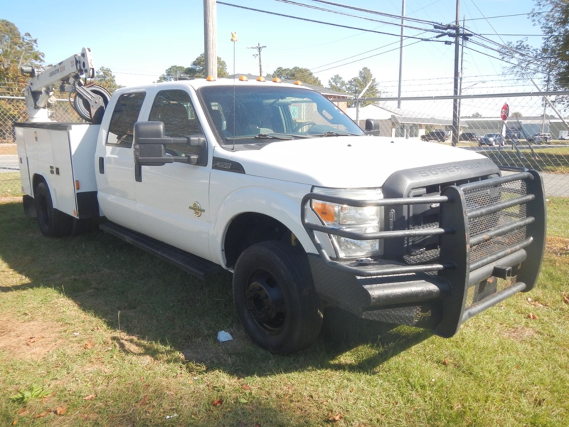 2012 FORD F-350 6.7L dsl, crew cab, 4wd, utility body with crane and air compressor - 314,136 - Image 2 of 9