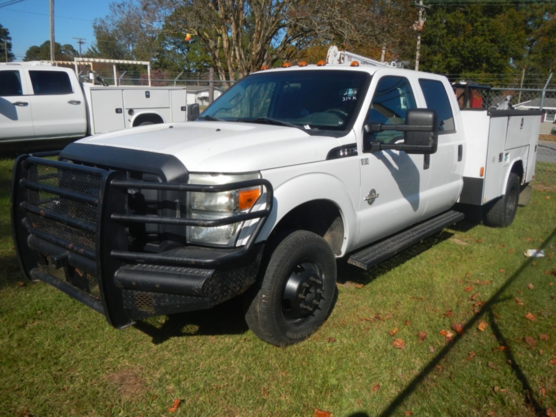 2012 FORD F-350 6.7L dsl, crew cab, 4wd, utility body with crane and air compressor - 314,136