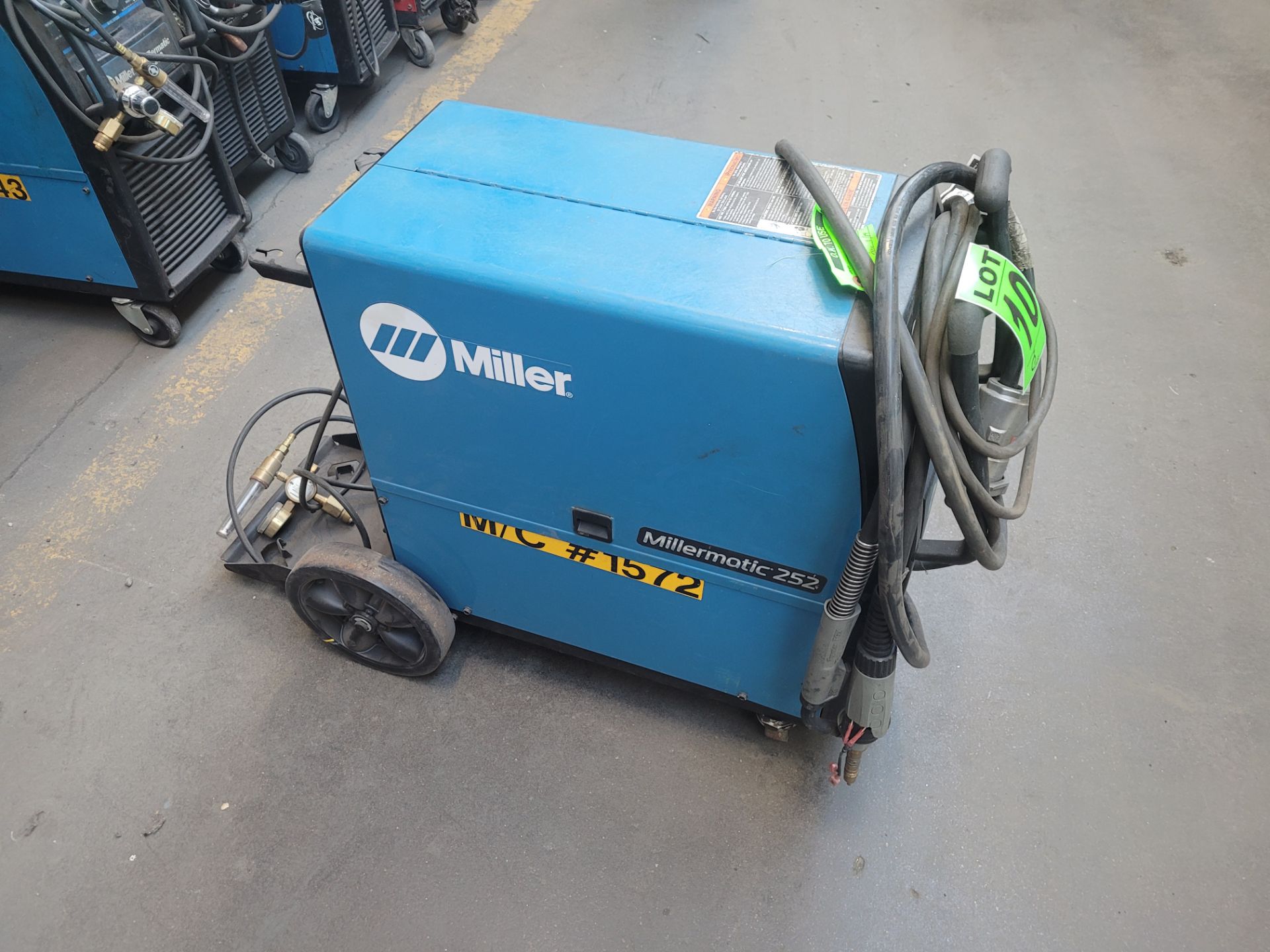 MILLER MIG welder mod. MILLERMATIC 252 MIG Welder 230/460/575, sku: 907322, ser. MF490391A - Image 3 of 6