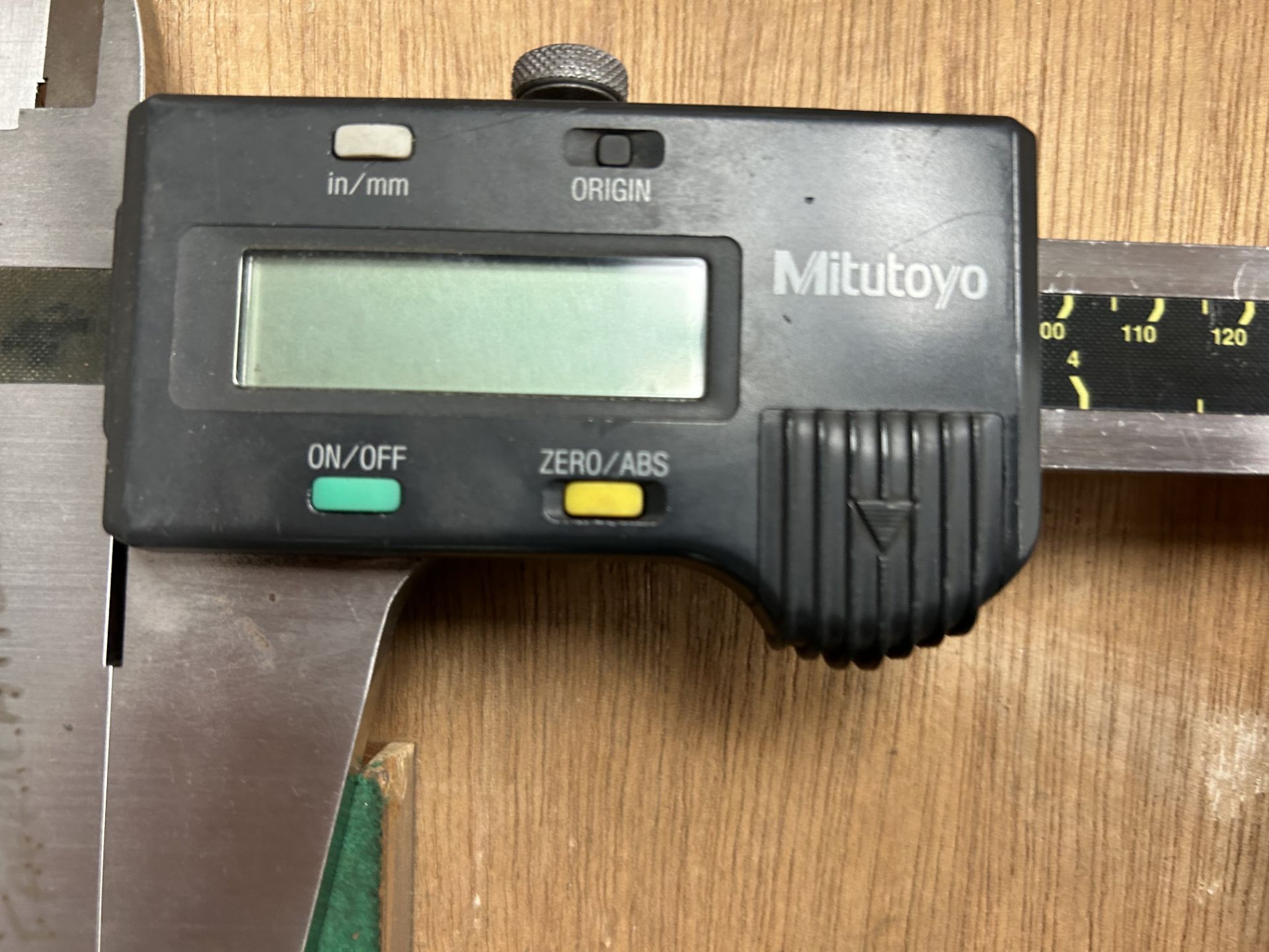 MITUTOYO mod. CD-24" Absolute Digimatic digital electronic caliper and case, w/ manual - Image 4 of 5