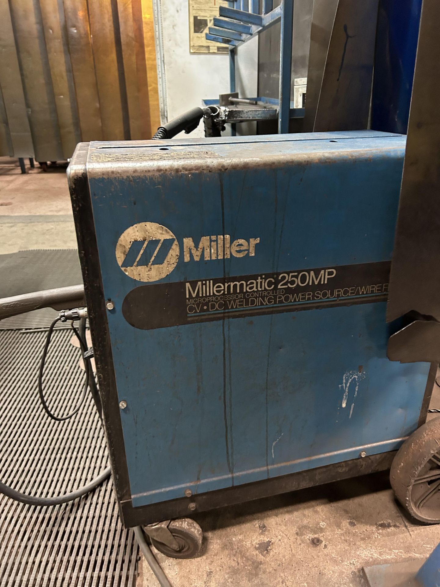 MILLER MIG welder mod. MILLERMATIC 250MP, CV/DC welding power source/wire feeder - Image 2 of 3