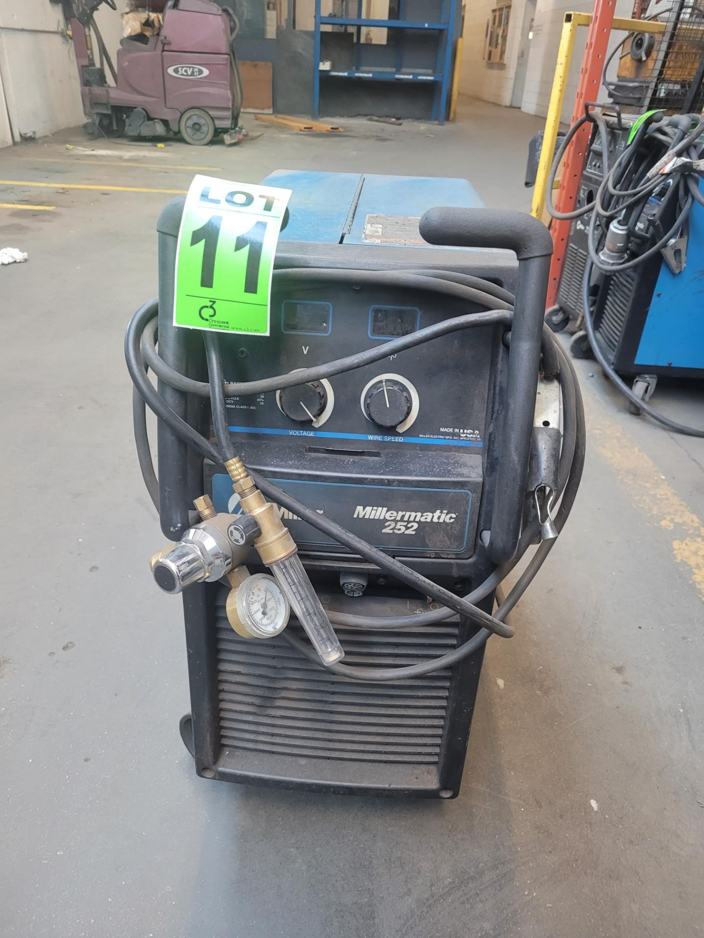 MILLER MIG welder mod. MILLERMATIC 252 MIG Welder 230/460/575, sku: 907322, ser. LK040380B