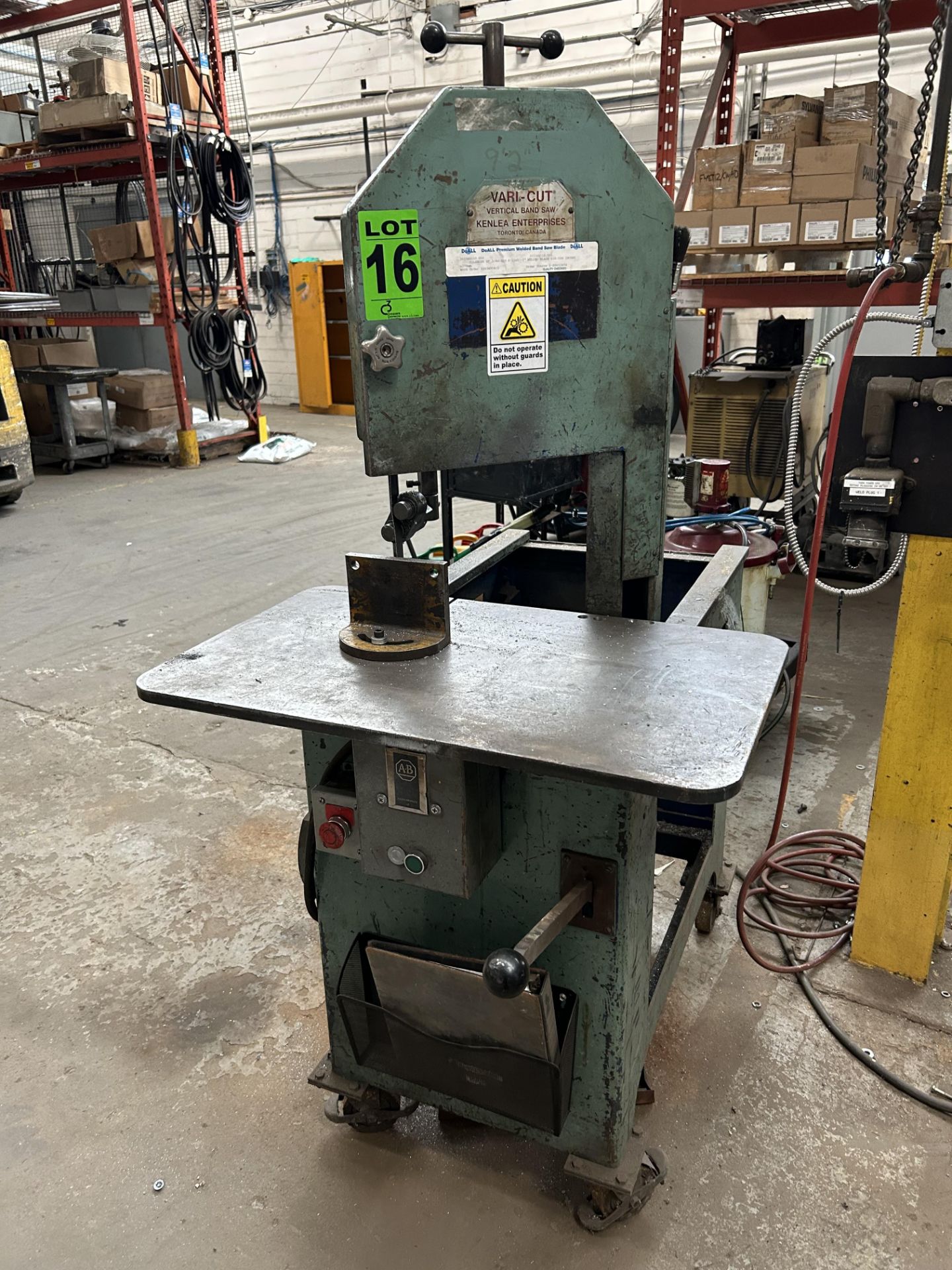 KENLEA mod. Vari-Cut Vertical Bandsaw w/ ~2' x 4' surface on mobile base with lockable casters