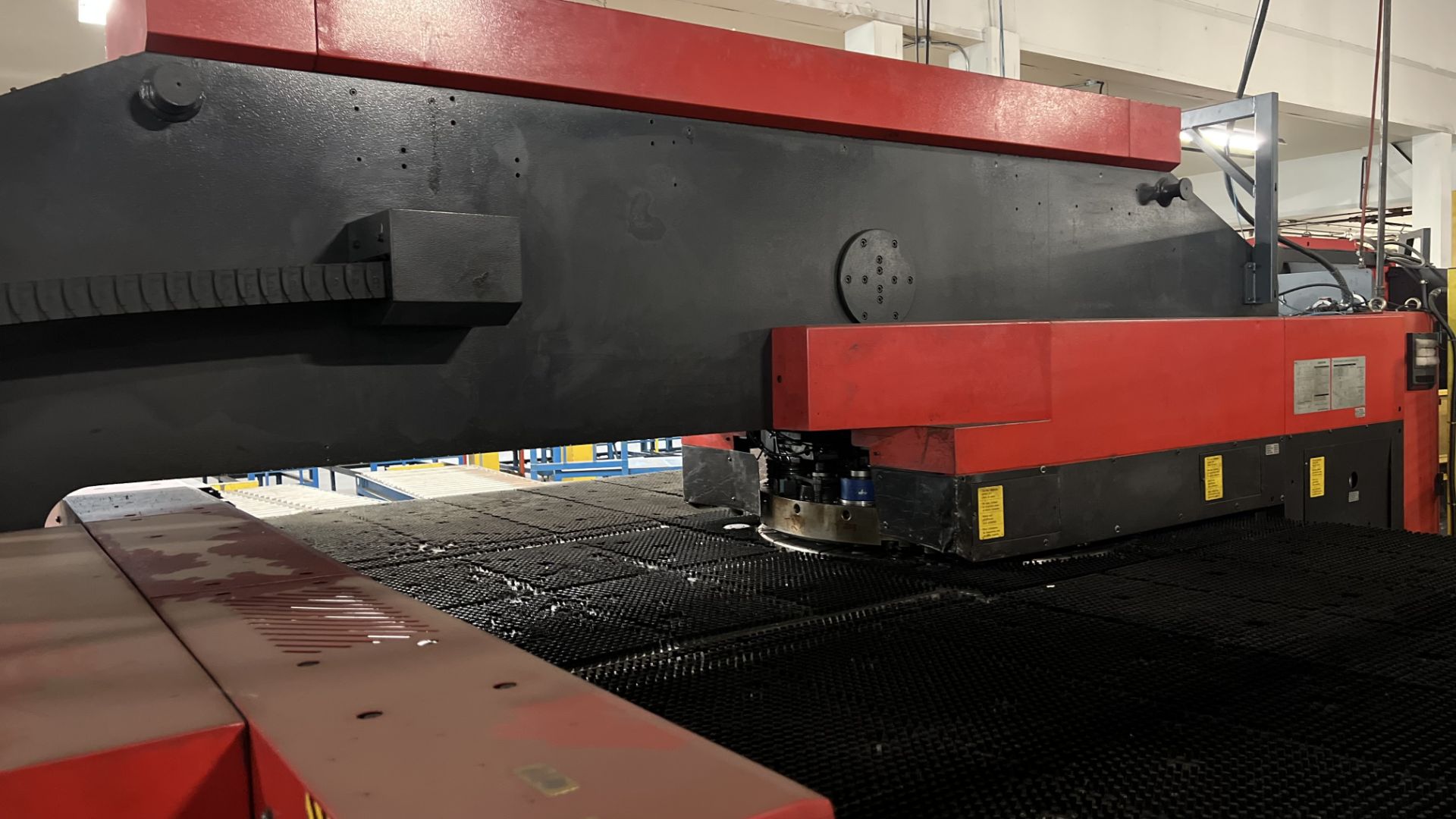 AMADA mod. VIPROS 358 KING 33-Ton CNC Turret Punch Press, w/ FANUC mod. Series 18-P CNC Control; and - Image 8 of 17