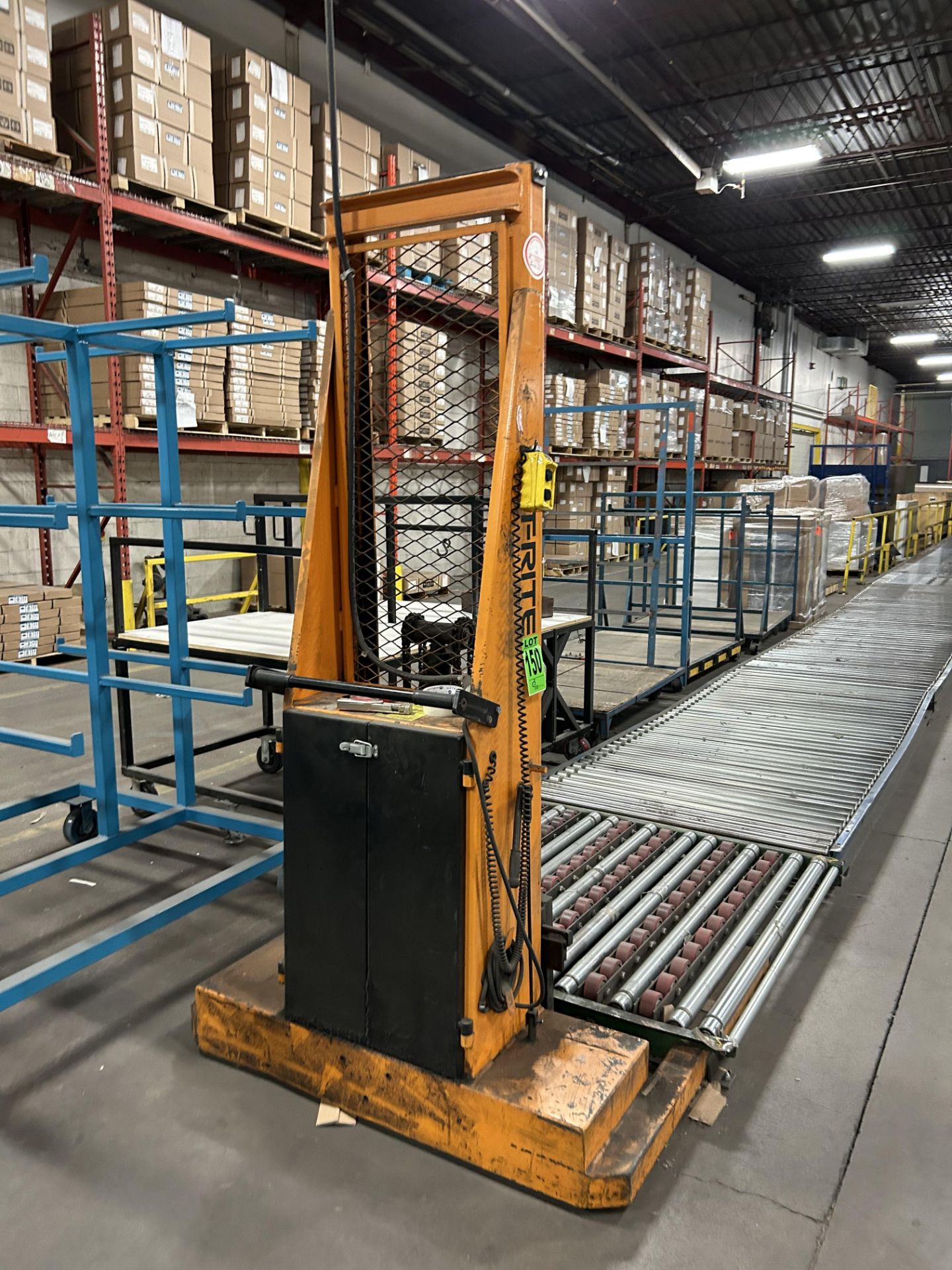 LIFTRITE Pallet Lifter w/ 90degree Transfer Table, Rollers / Wheels, Push-Button wire controller - Image 2 of 3