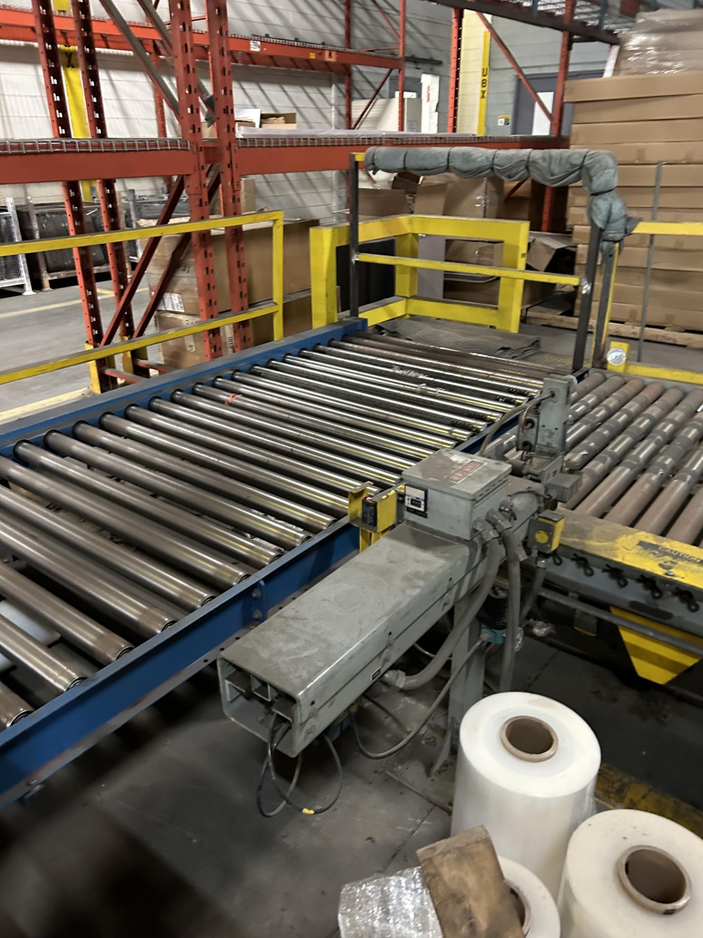 LIBERTY 1000A Stretch Wrap Machine w/ motorized roller conveyor turntable, infeed/outfeed conveyors, - Image 6 of 12