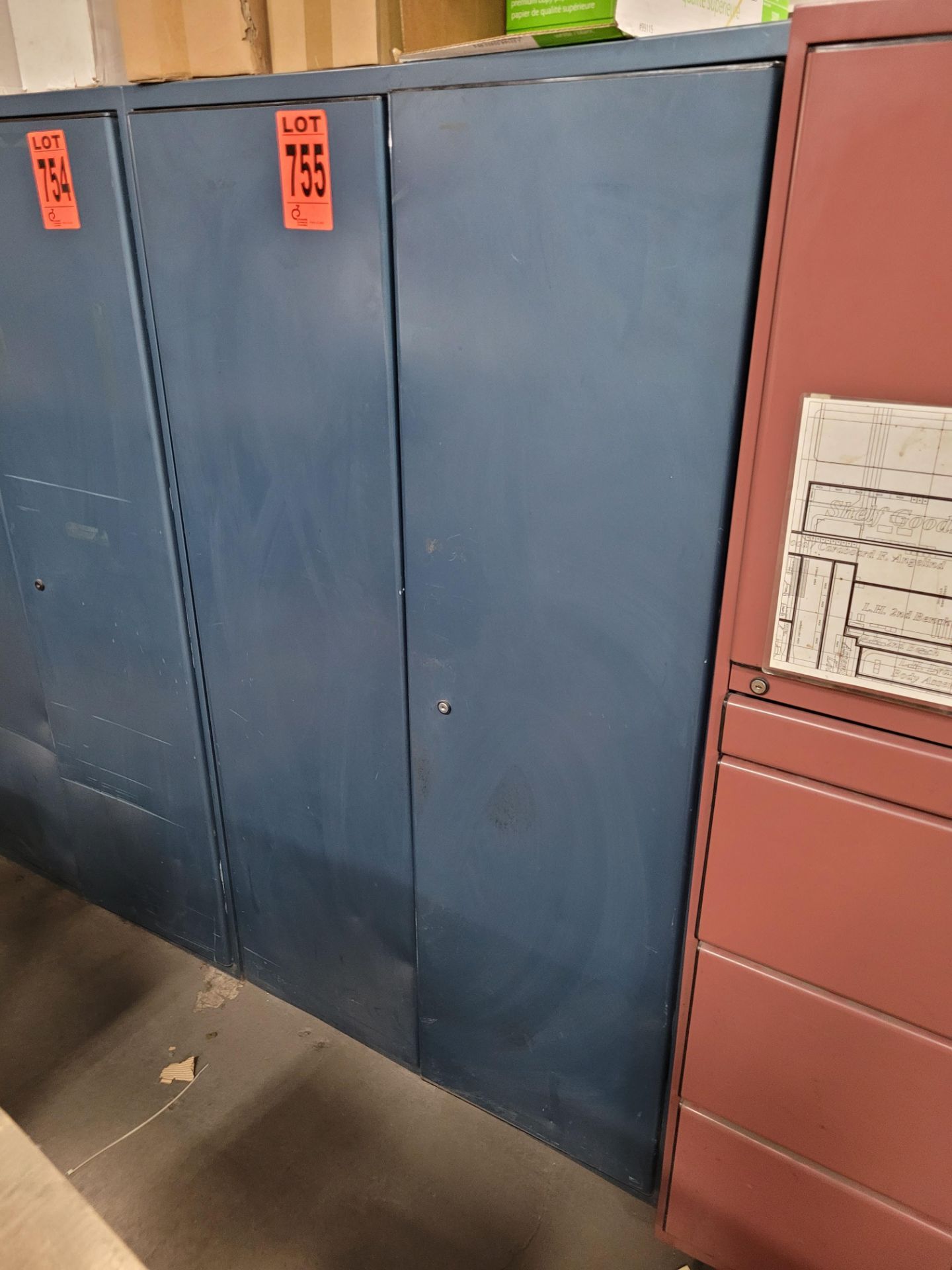 2-door, 4-level steel storage cabinet