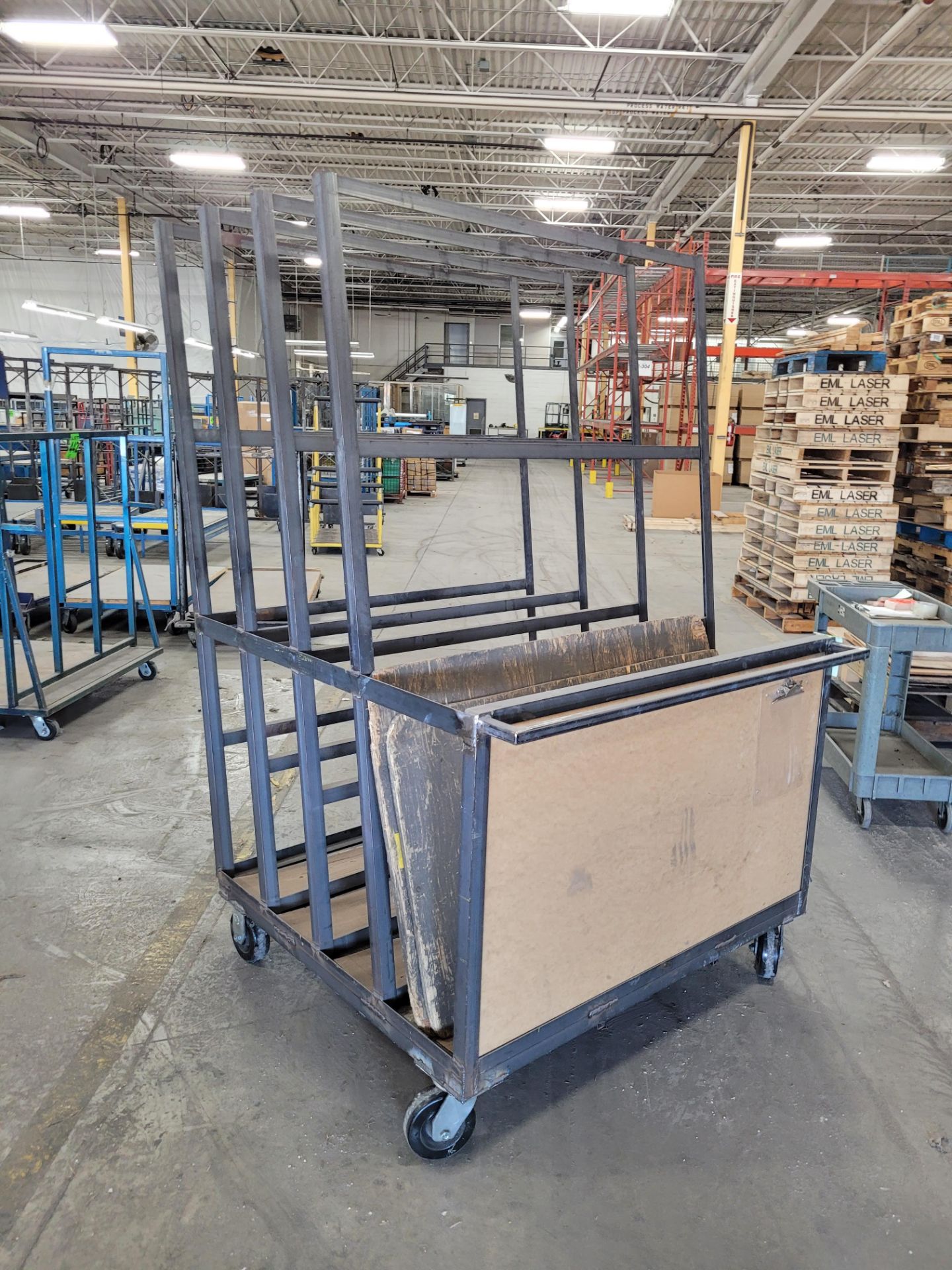 Steel frame 4-slot, 3-sided panel transfer cart w/ handle on casters, wooden base/side - Image 3 of 3