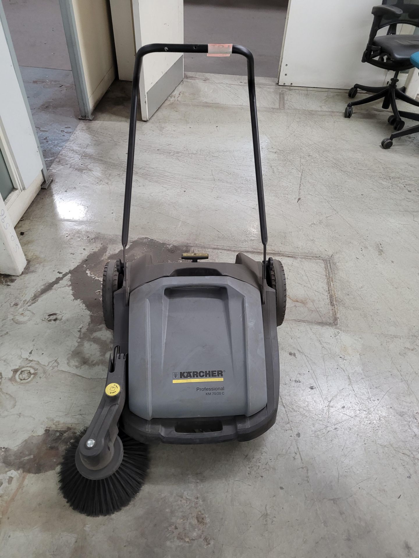 KARCHER mod. Professional KM-7020C walk behind sweeper - Image 3 of 4