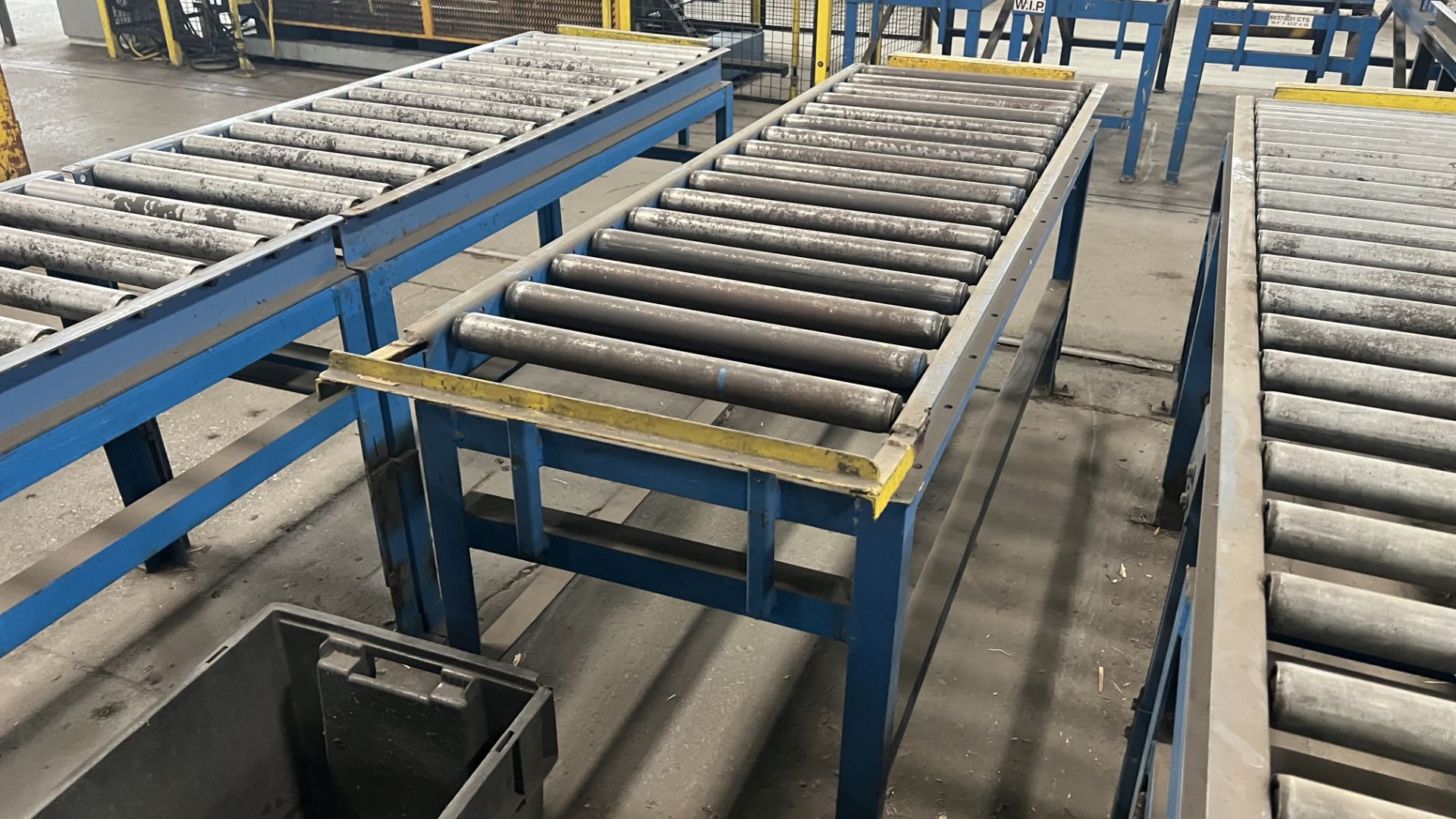 Lot of (6) mobile roller conveyors on steel frames, w/ adjustable bumper bars and incl. (1)mobile ro - Image 5 of 7