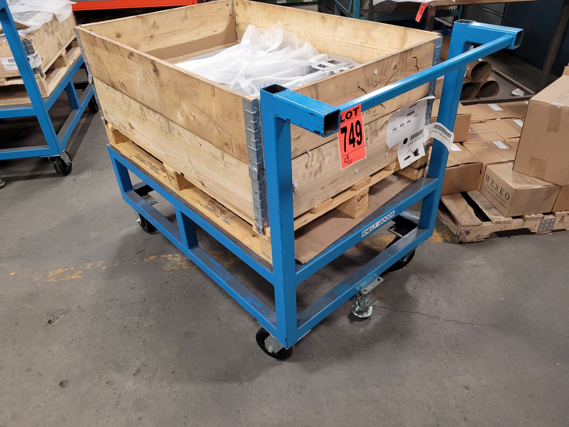 Steel platform cart on casters, w/handle, floor lock