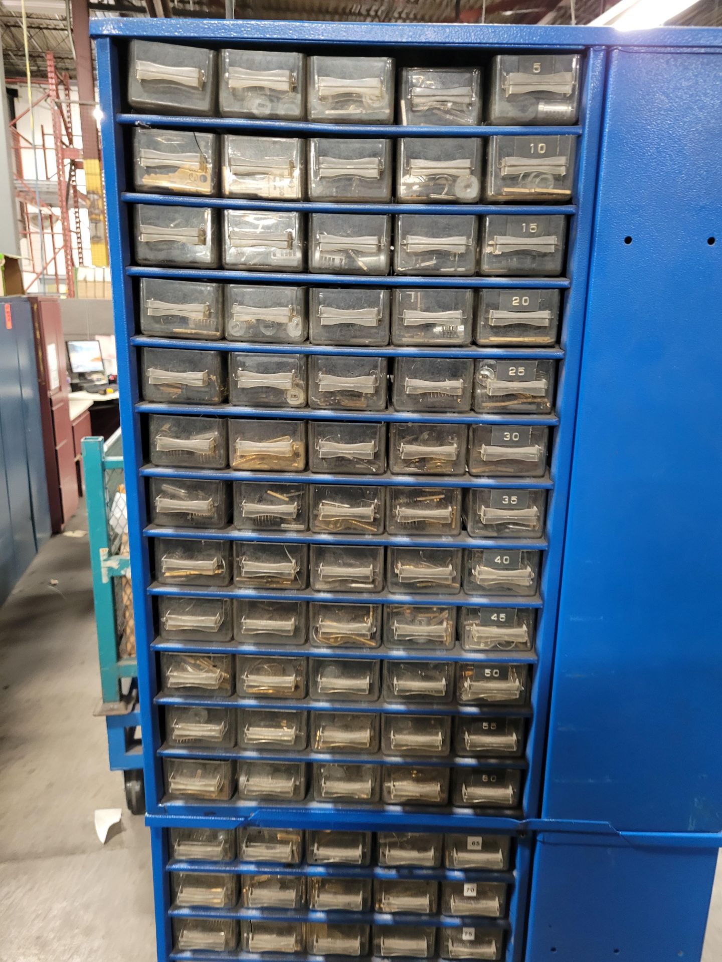 12-section steel carousel parts cabinet, 250 drawers on 360 degree rotating base and complete conten - Image 6 of 11