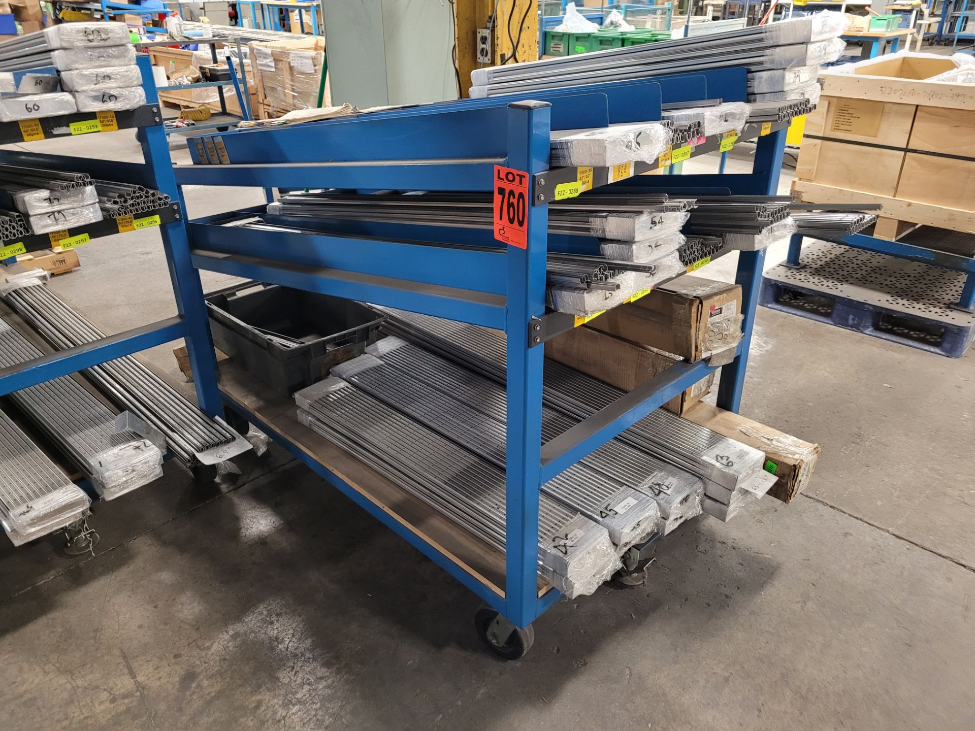 3-level steel mobile platform cart, (2) inclined shelves, 10-section for horizontal storage, floor l - Image 2 of 4