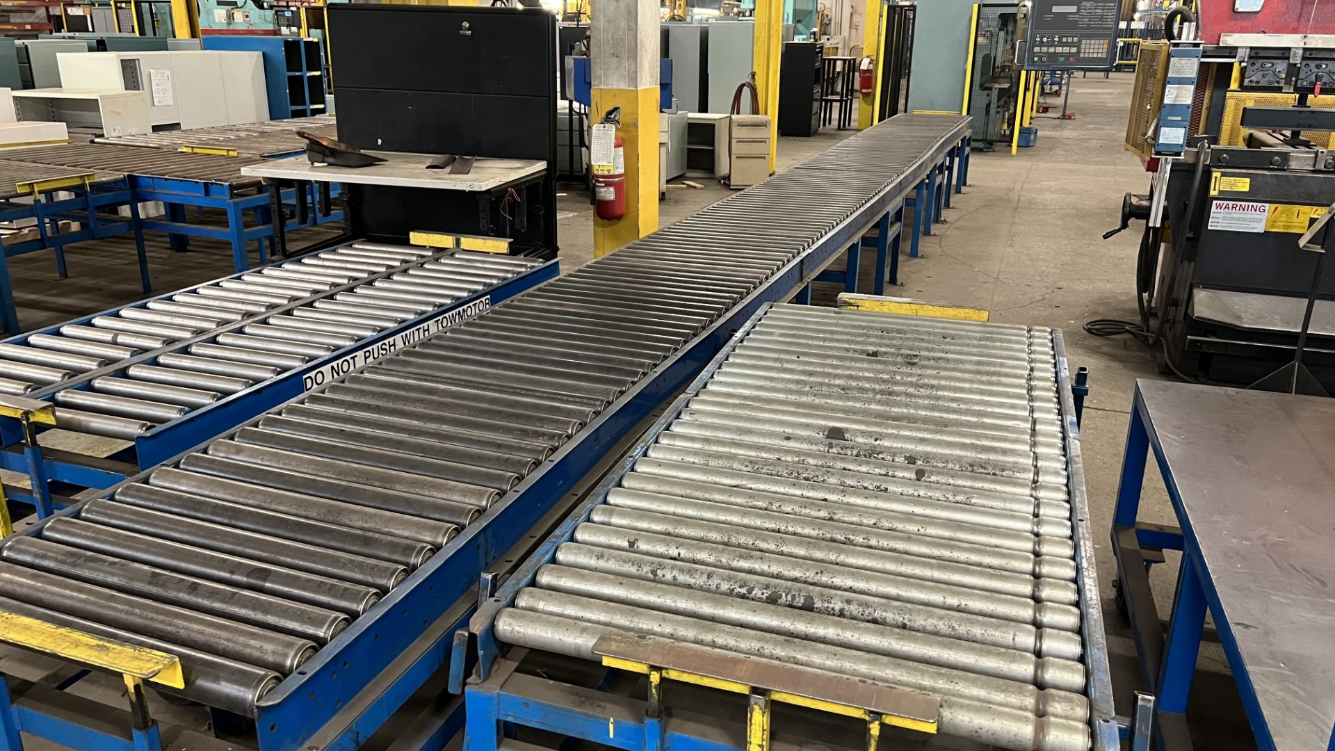 Lot of steel frame roller conveyors incl. (1) dual-track manual roller conveyor on rail wheel and ca - Image 4 of 4