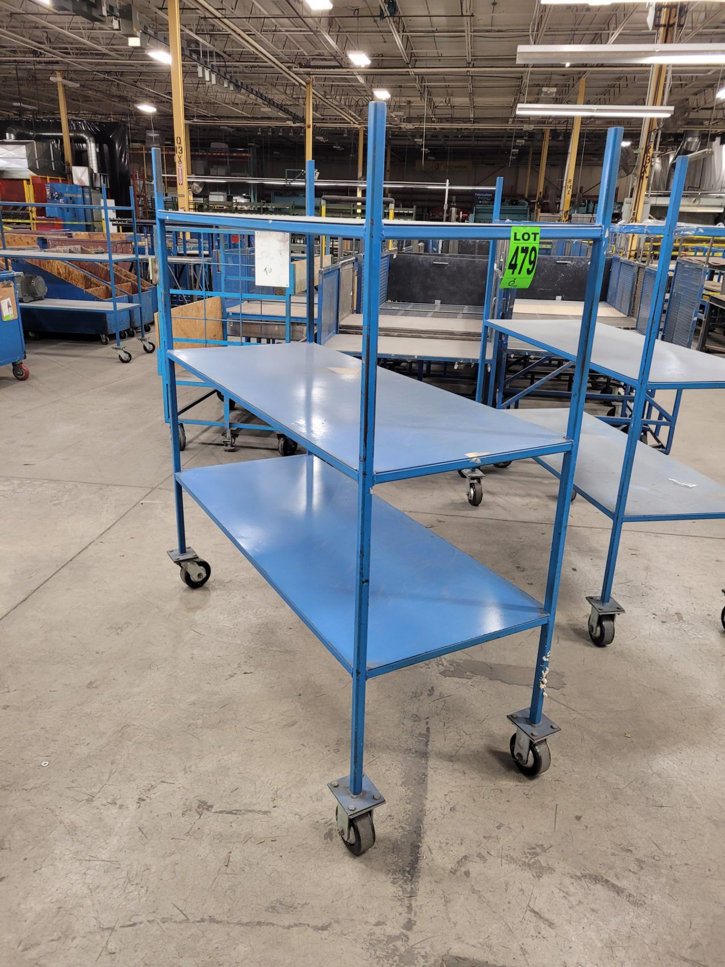 3-level steel shelf on casters