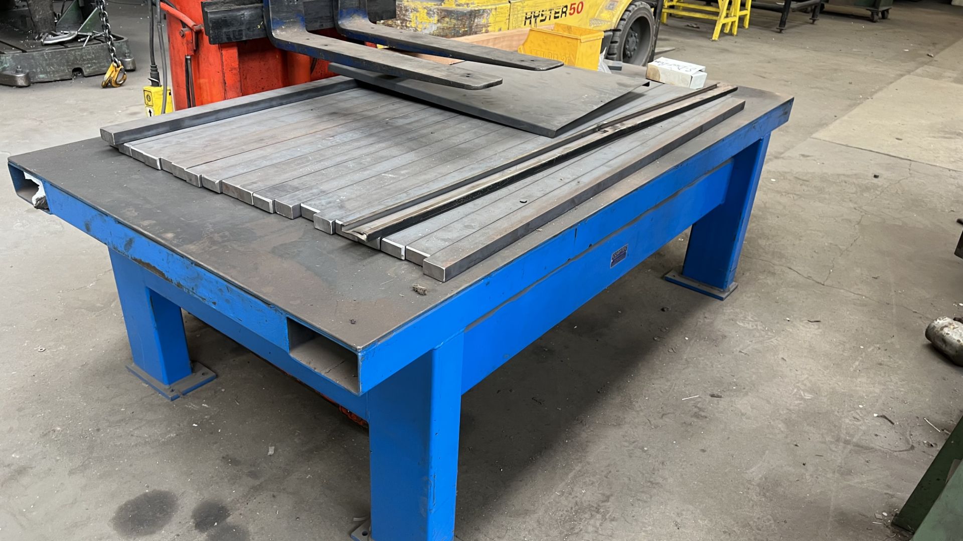 CORPTEC Steel table w/ forklift slots