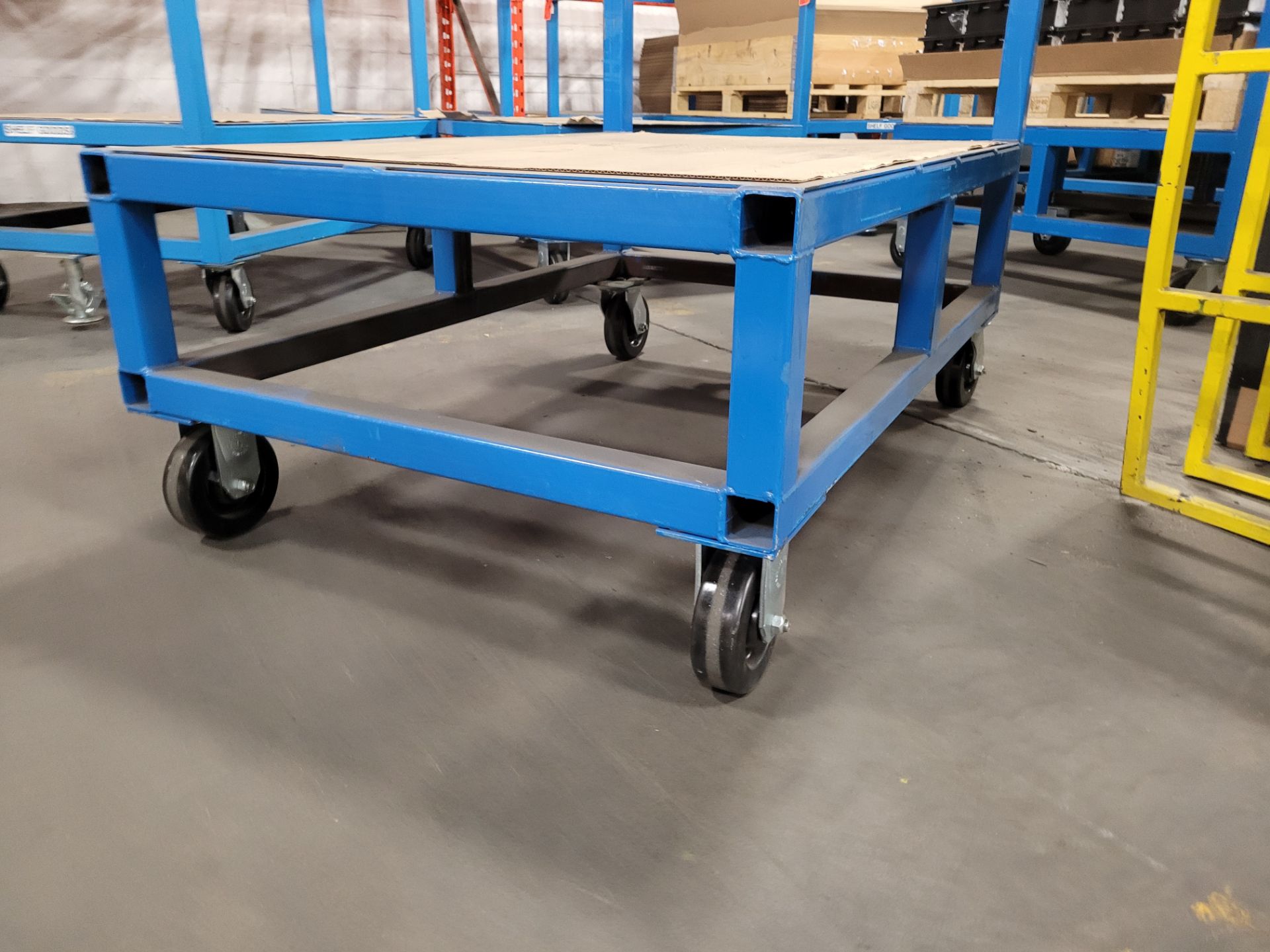 Steel platform cart on casters, w/handle, floor lock - Image 3 of 4