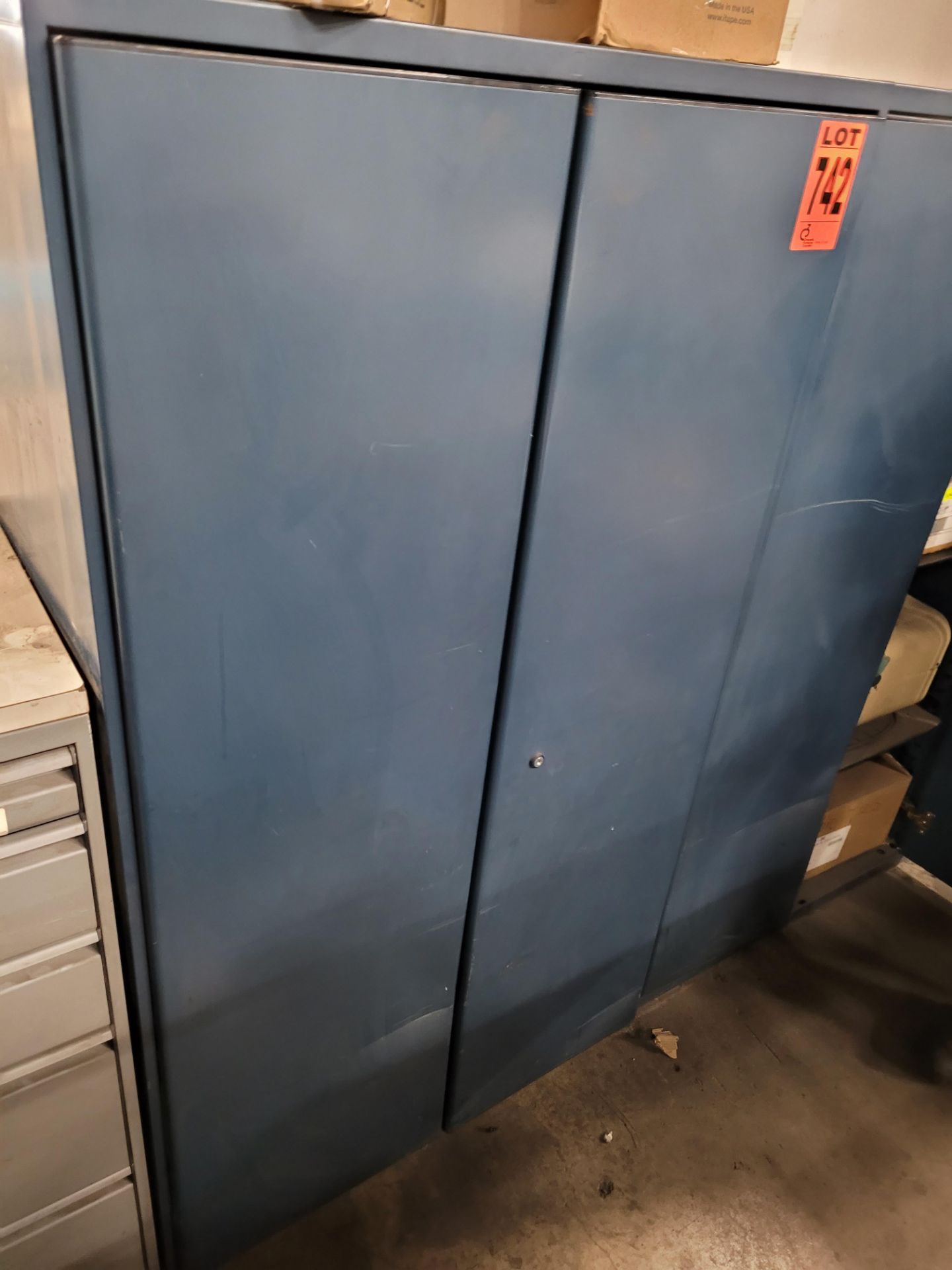 2-door, 4-level steel storage cabinet