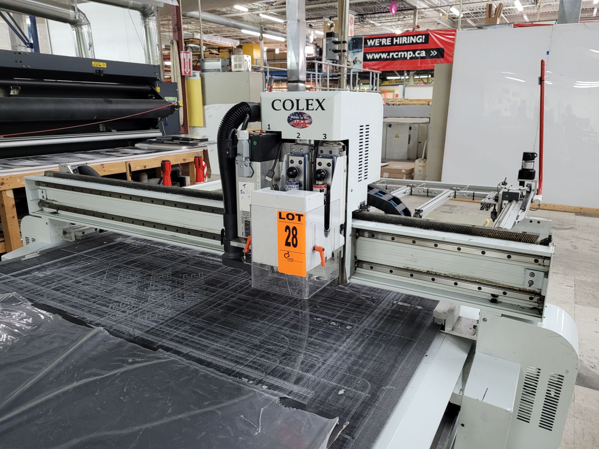 2017 COLEX SHARPCUT Flatbed CNC Router mod. FBCC 5x10, w/ (6) knives, PC hardware and any installed - Image 25 of 32