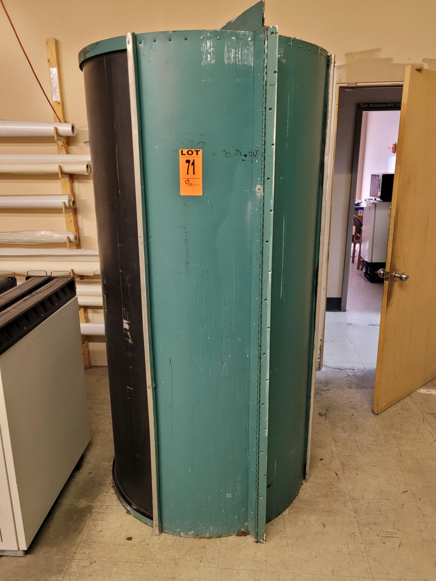 Revolving mobile Darkroom Door