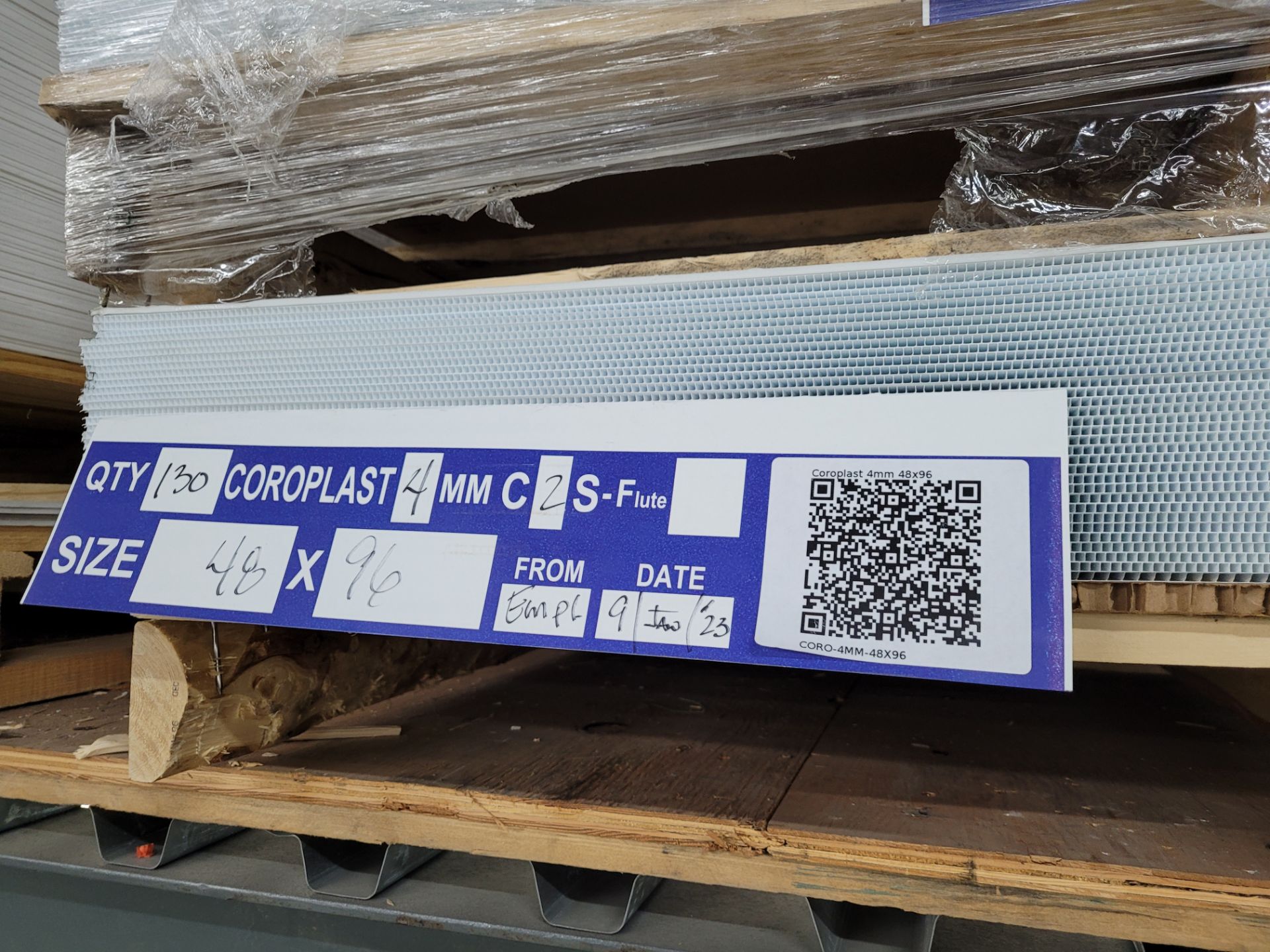 Lot of (4) pallets of COROPLAST and SBS Sheets, incl. (46) COROPLAST 4mm, 50x98 sheets and (34) CORO - Image 2 of 4