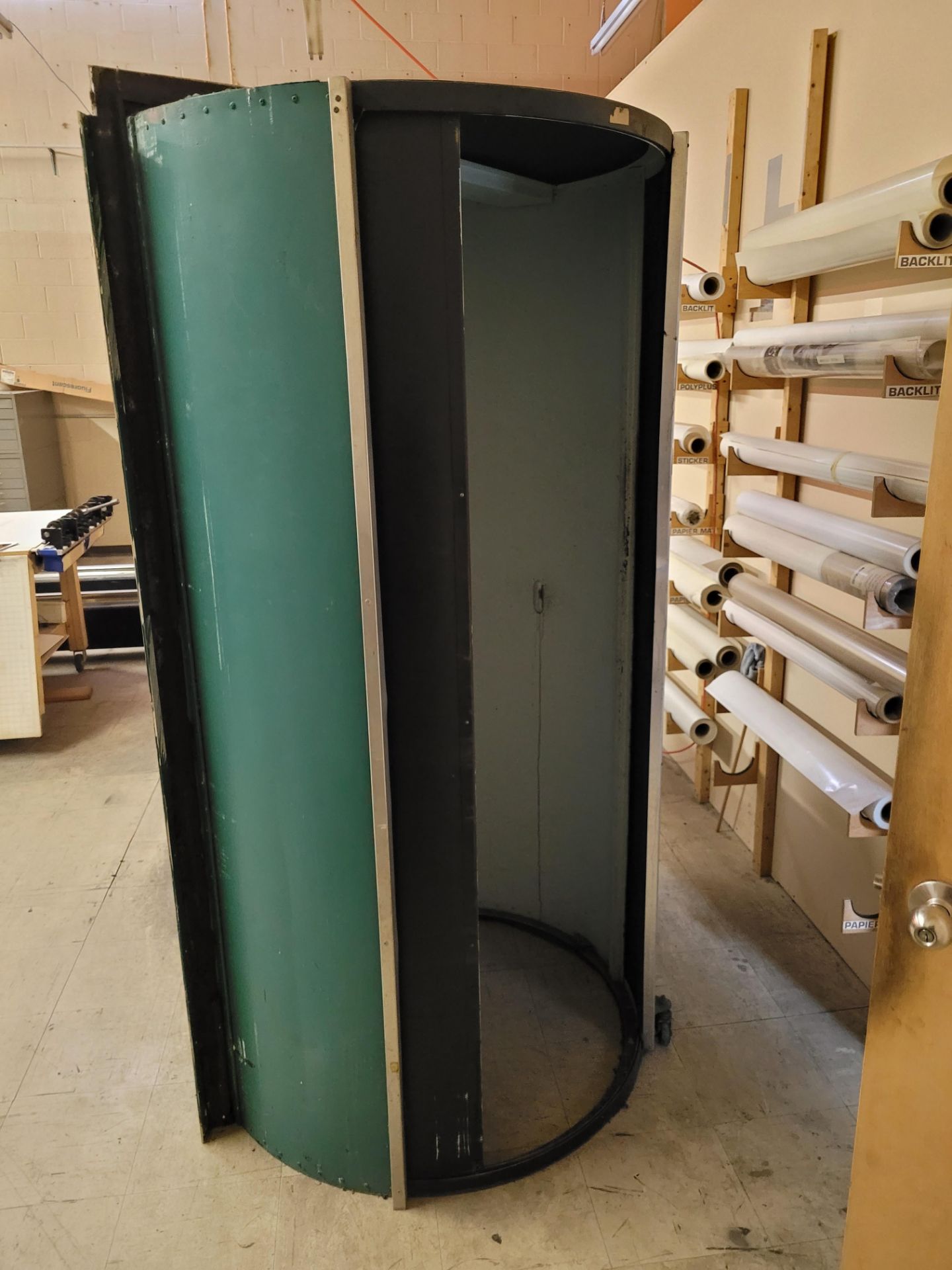 Revolving mobile Darkroom Door - Image 2 of 2