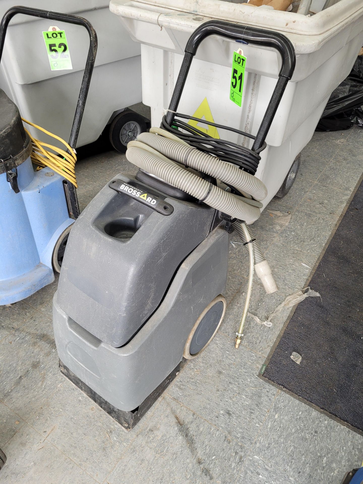 WINDSOR mod. MiniPro Commercial Carpet Extractor, 4 gallon, 10" 120V, 60Hz, 13A - Image 2 of 5