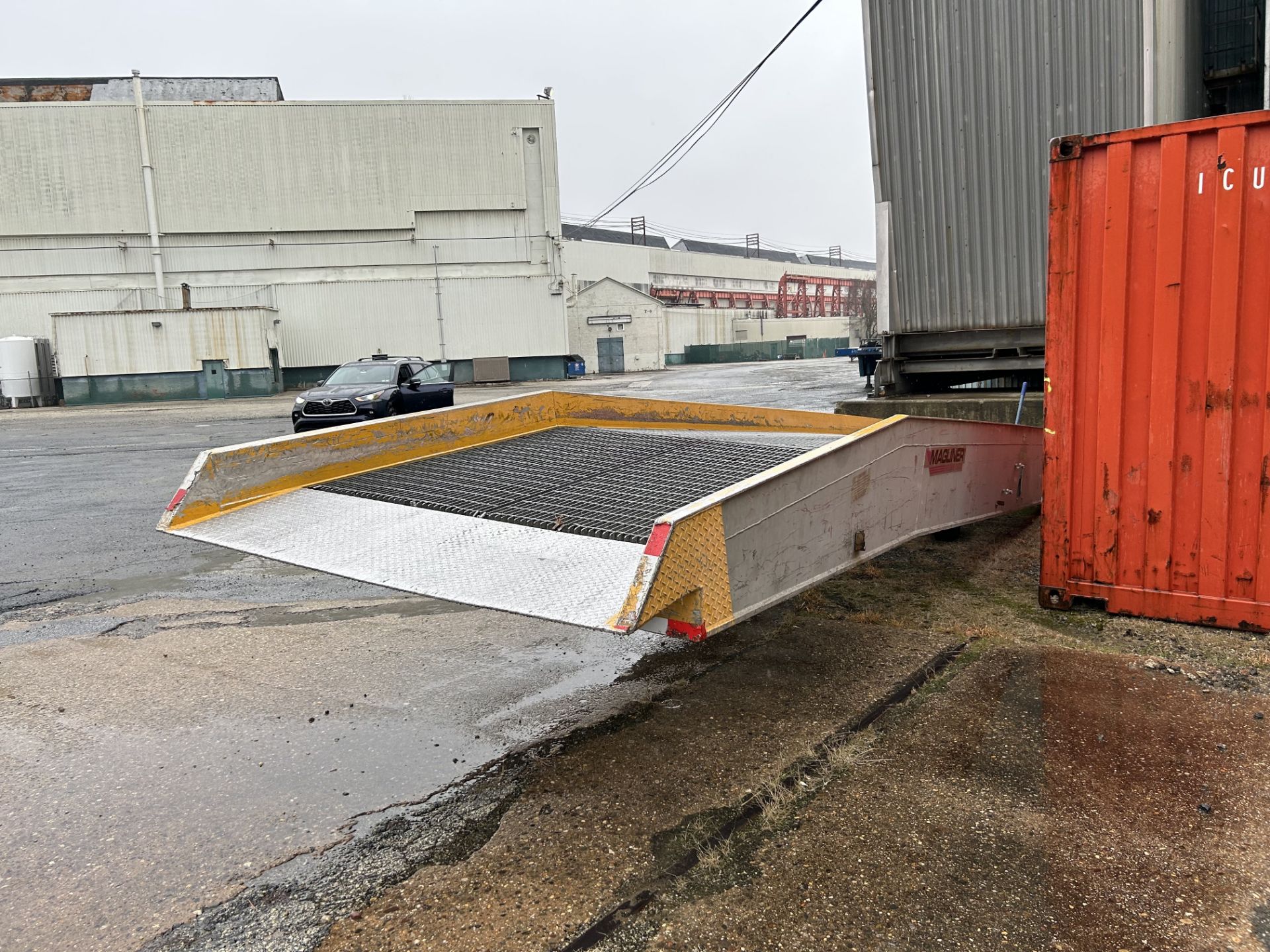 Mobile Loading Dock (ASG1) - Image 3 of 5