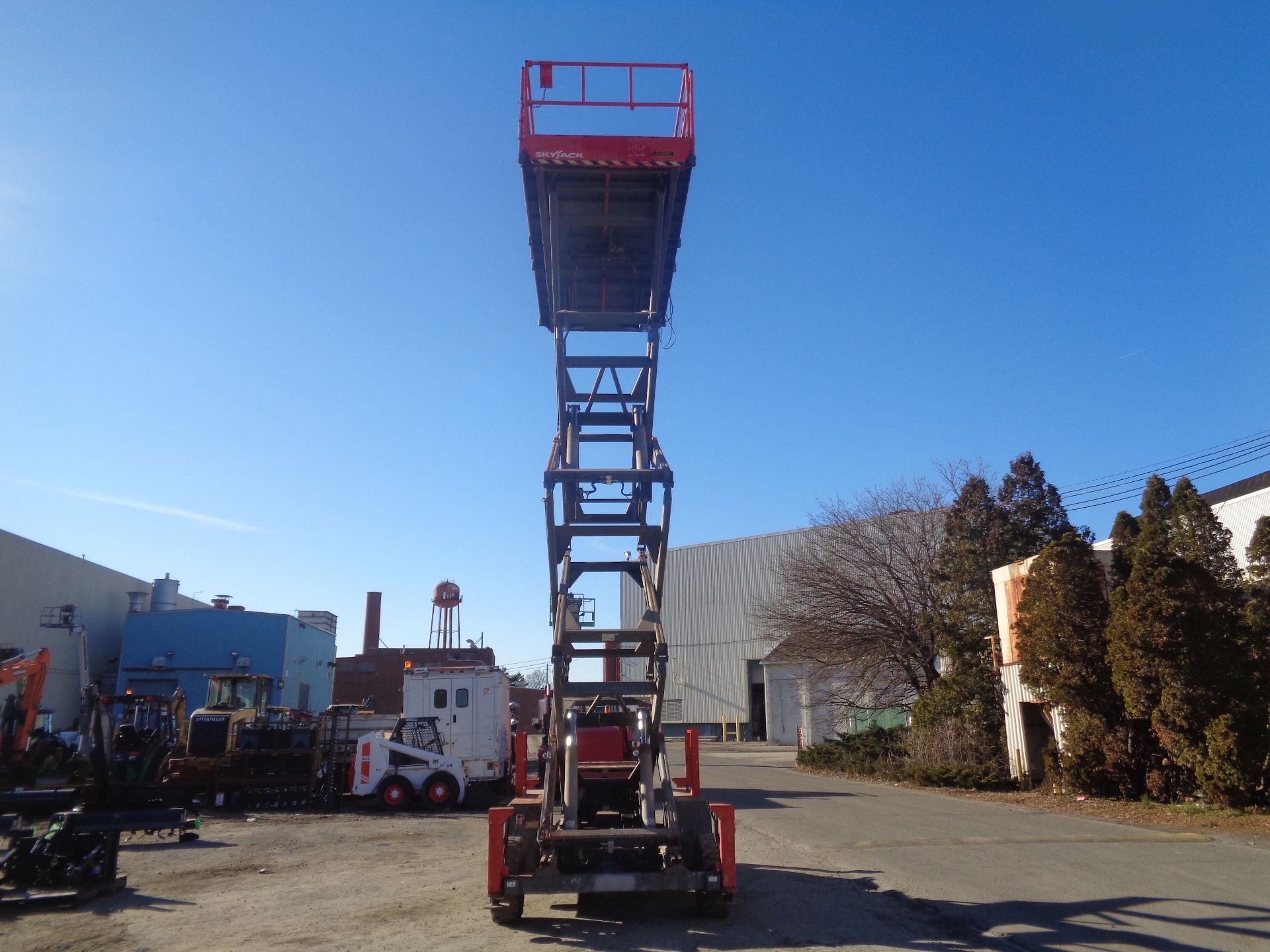 2014 Skyjack 9250 50ft Rough Terrain Scissor lift - Image 4 of 11