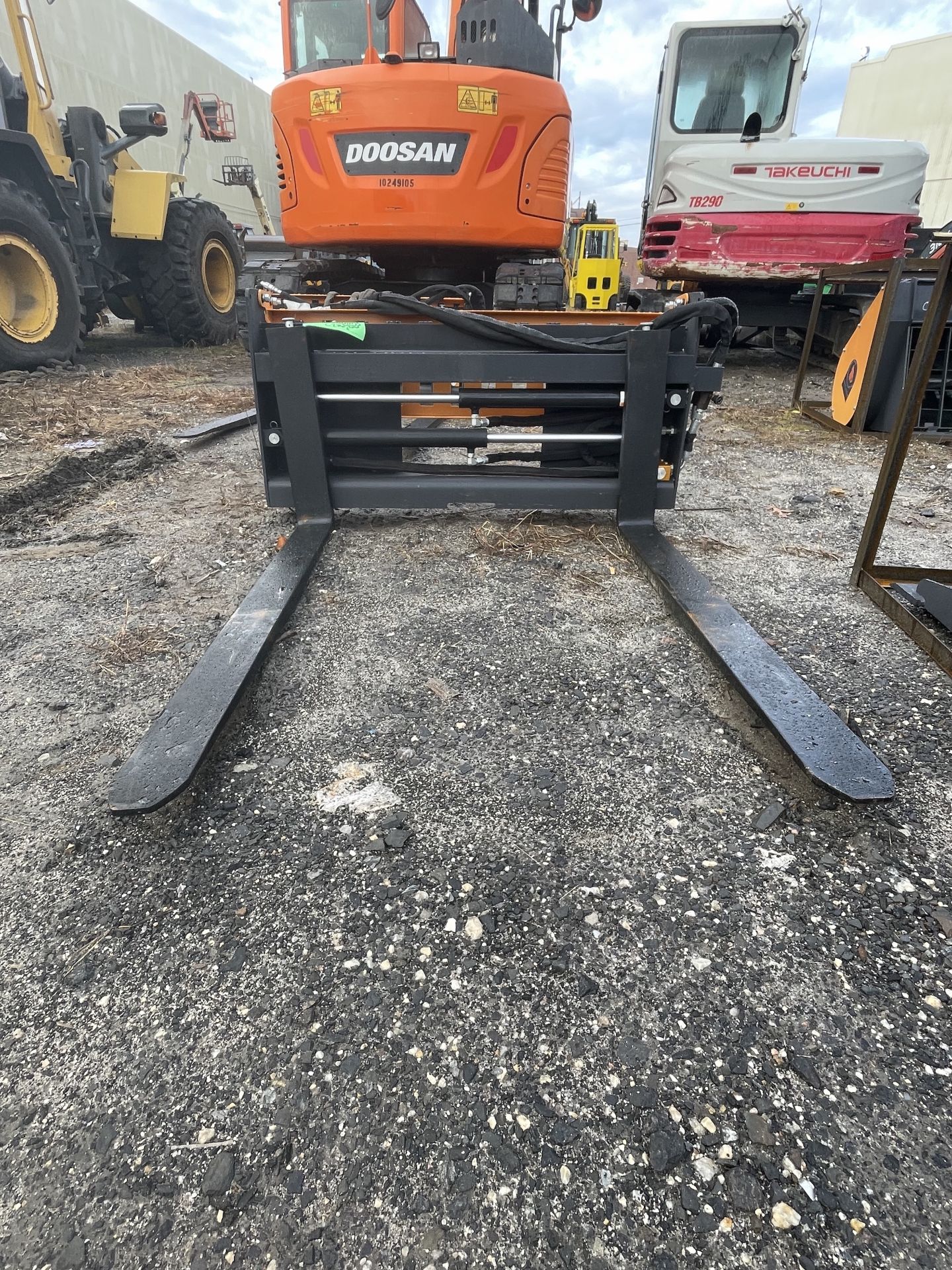 New Wolverine Skid Steer Fork Attachment (C286E) - Image 2 of 7