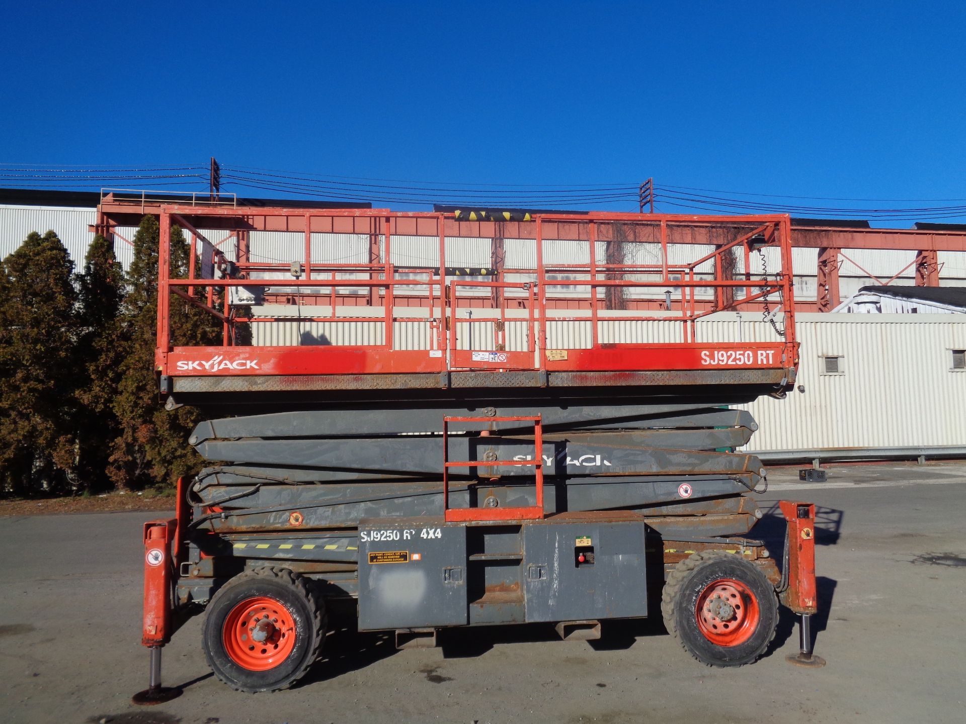 2014 Skyjack 9250 50ft Rough Terrain Scissor lift