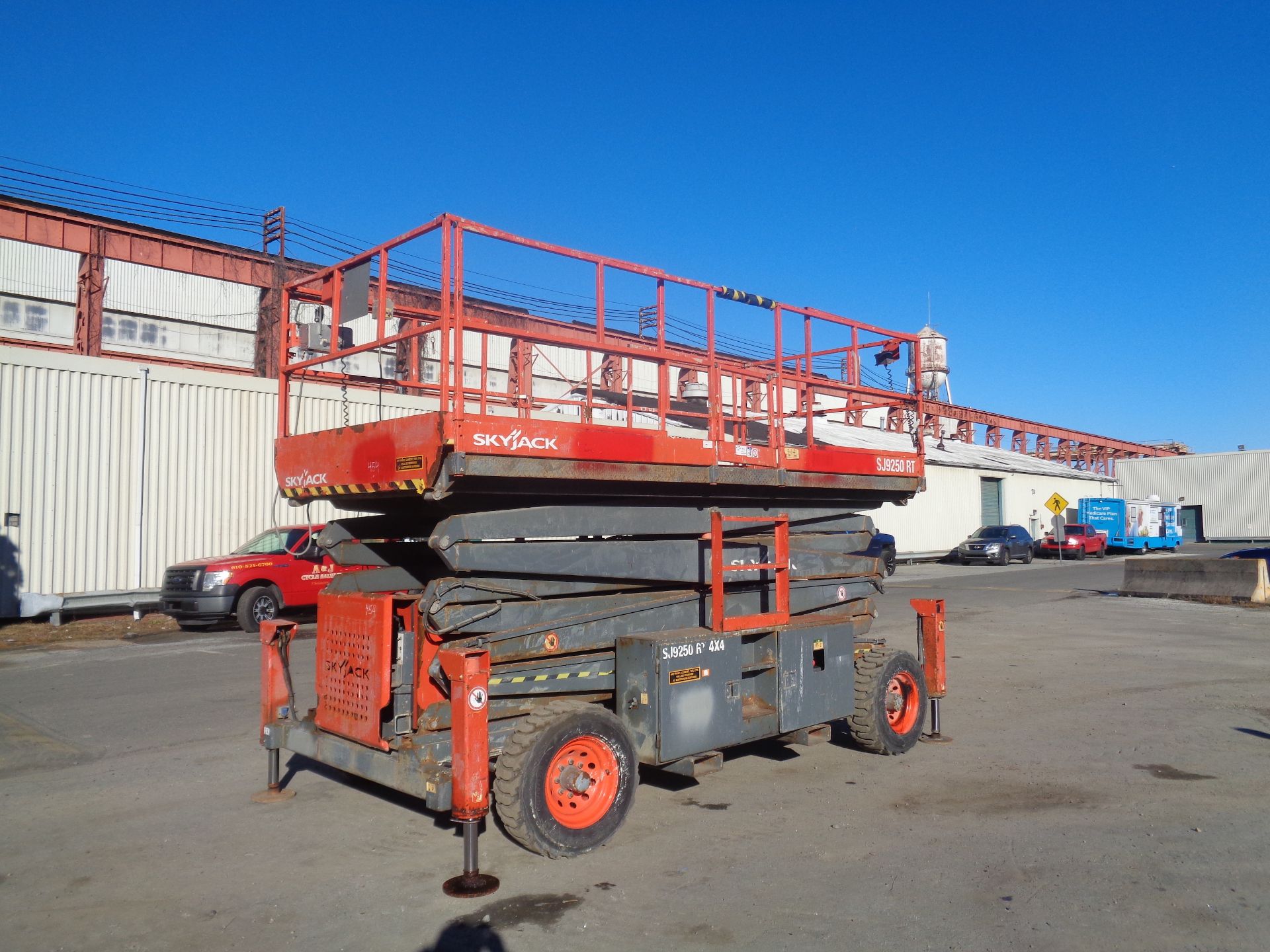 2014 Skyjack 9250 50ft Rough Terrain Scissor lift - Image 2 of 11