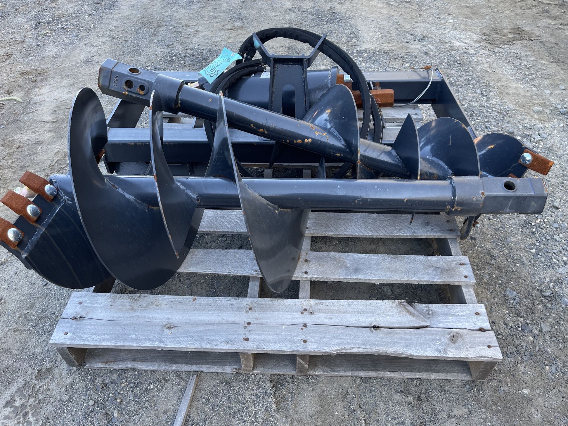 New Wolverine Auger Skid Steer Attachment (C171E) - Image 5 of 11