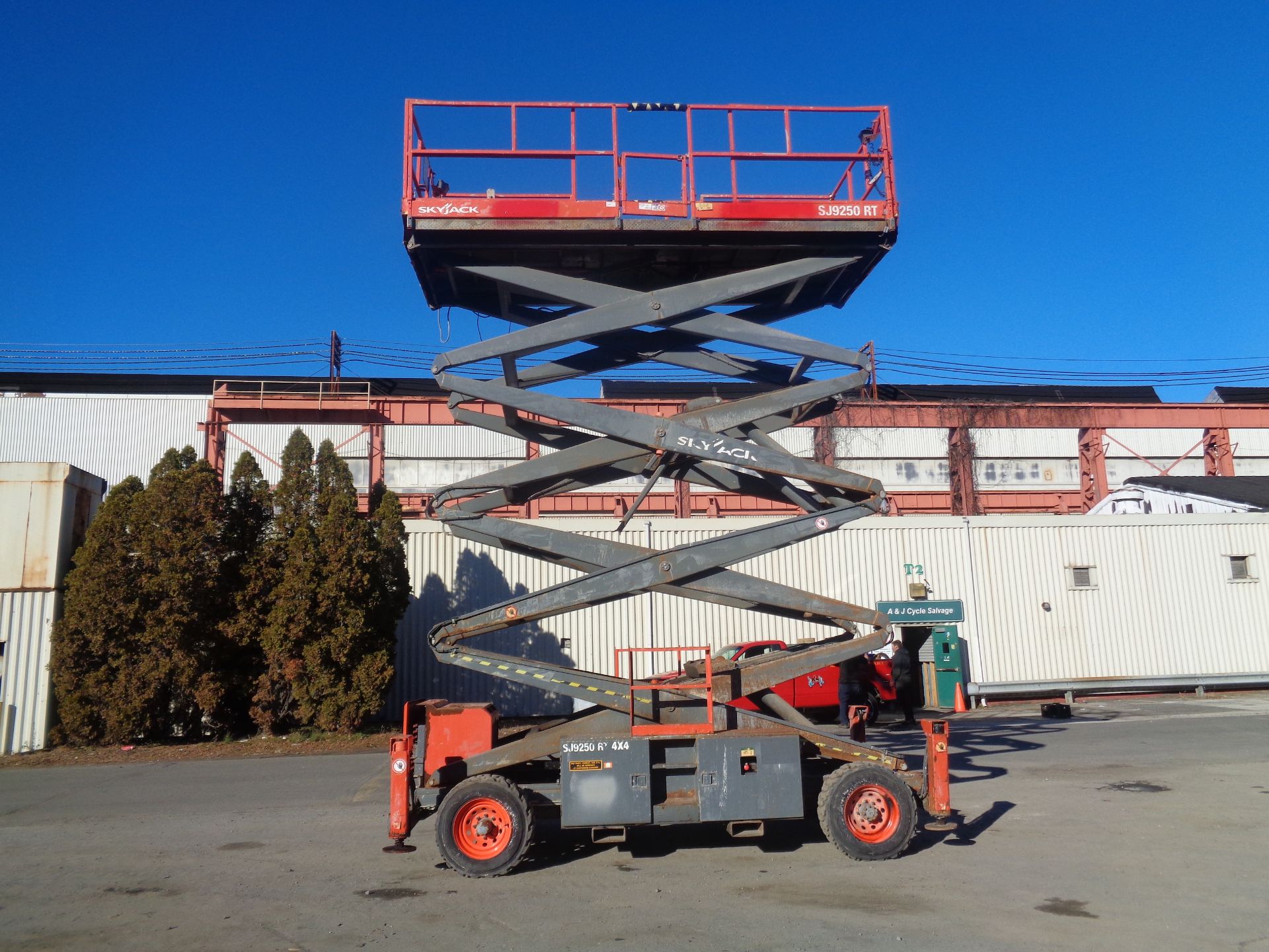 2014 Skyjack 9250 50ft Rough Terrain Scissor lift - Image 7 of 11