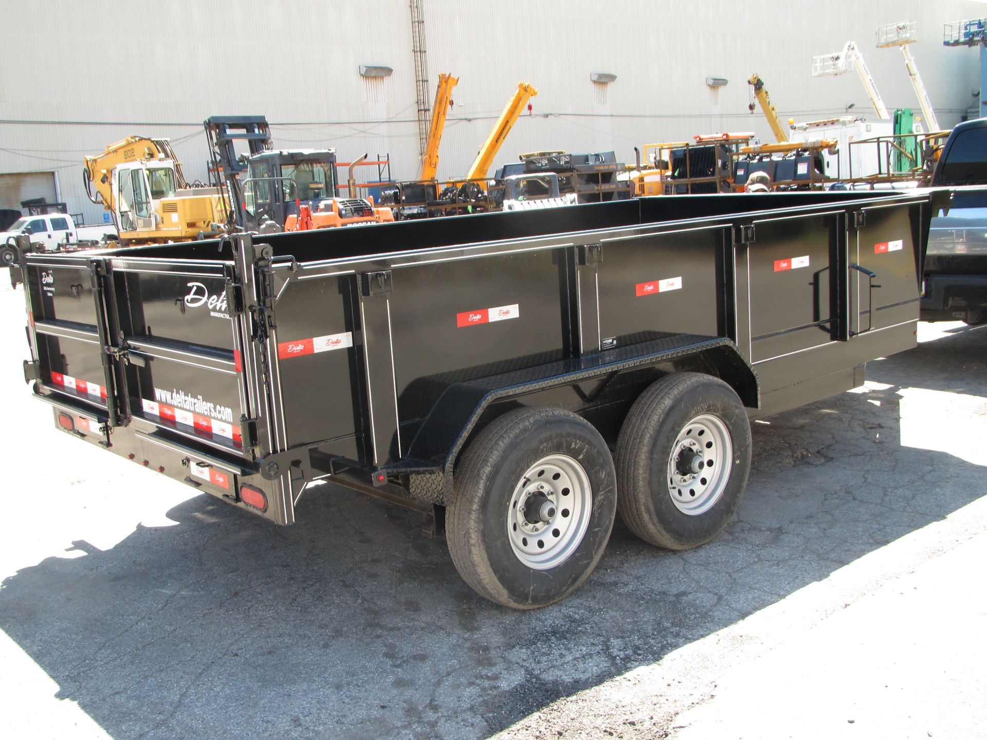 NEW Delta 14FT 14,000 GVW HYD Tilting Dump Trailer - Image 5 of 13