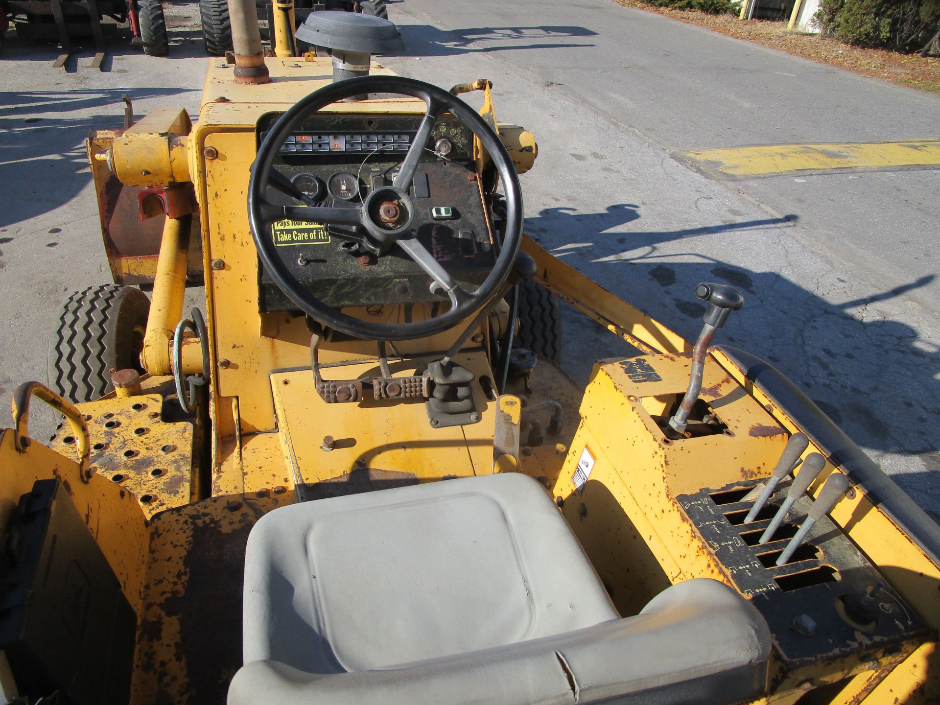 John Deere 210LE Skip Loader - Image 11 of 14