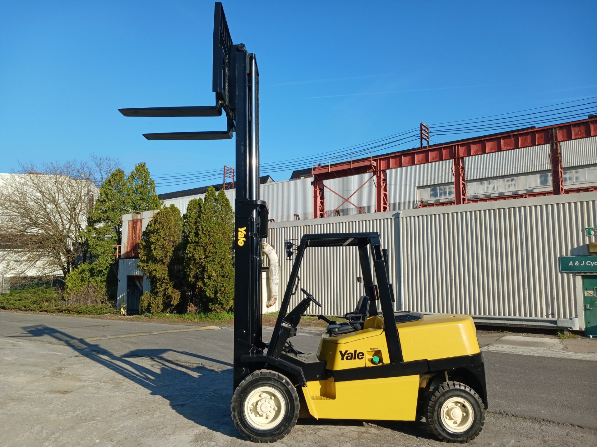 Yale GDP100MJN 10,000 lb Forklift - Image 4 of 9