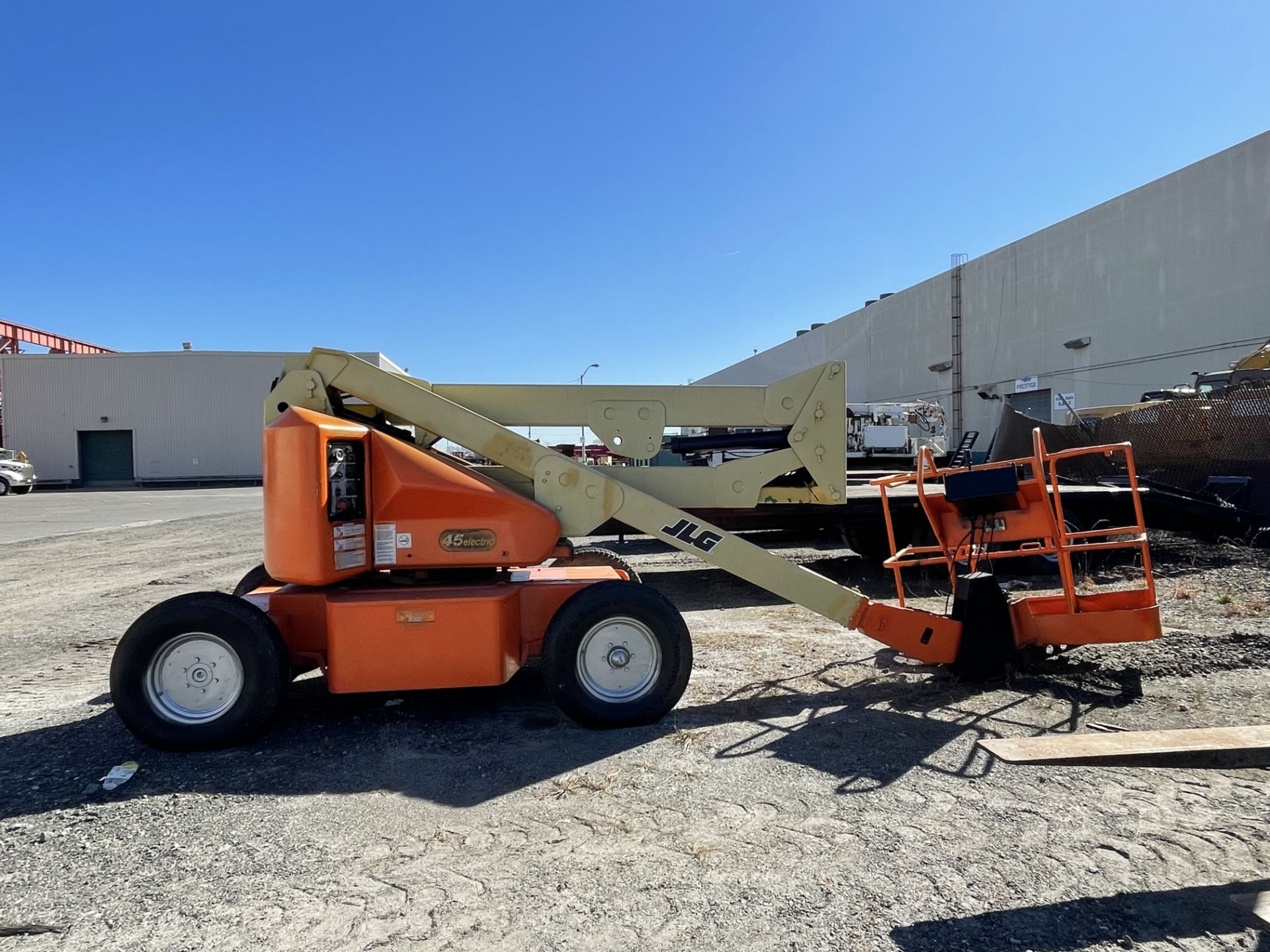 JLG 45 Electric Boom Lift (MN1)