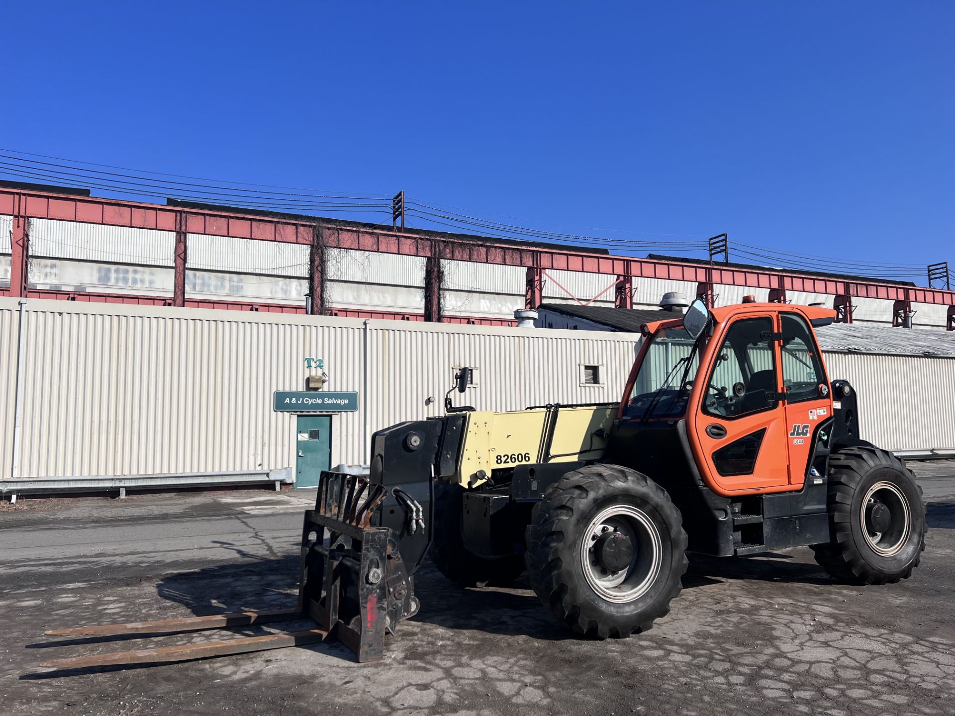 2019 JLG 1644 16,000LB Telescopic Forklift - Image 8 of 13