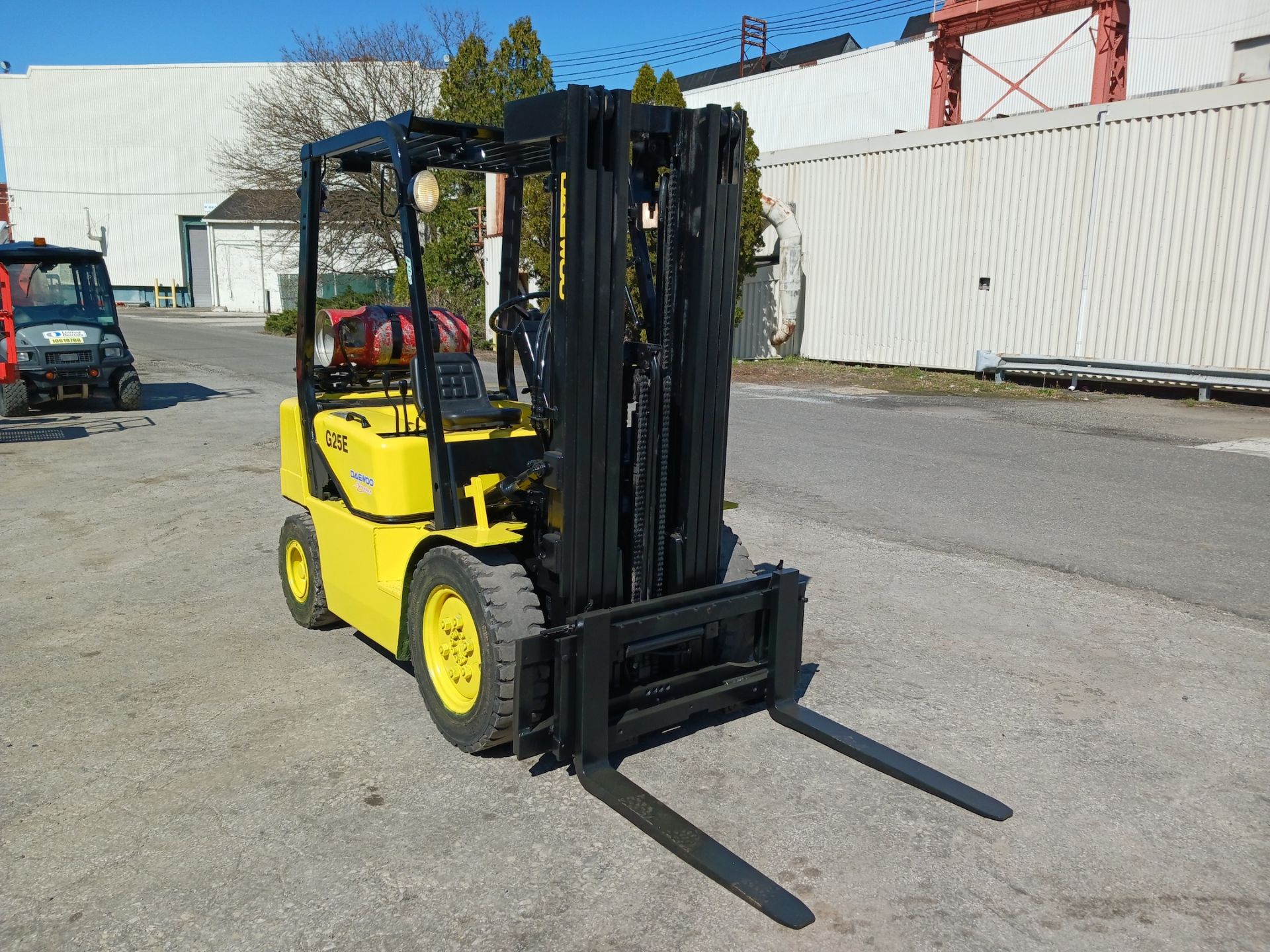 Daewoo G25E 5,000lb Forklift - Image 3 of 8